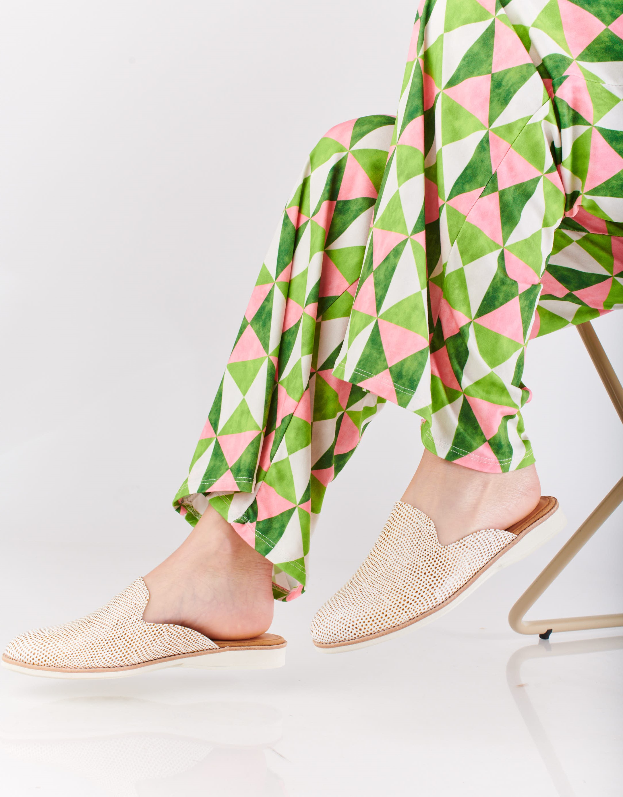 נעלי נשים - Rollie - כפכפים סגורים DERBY - לבן   חום2