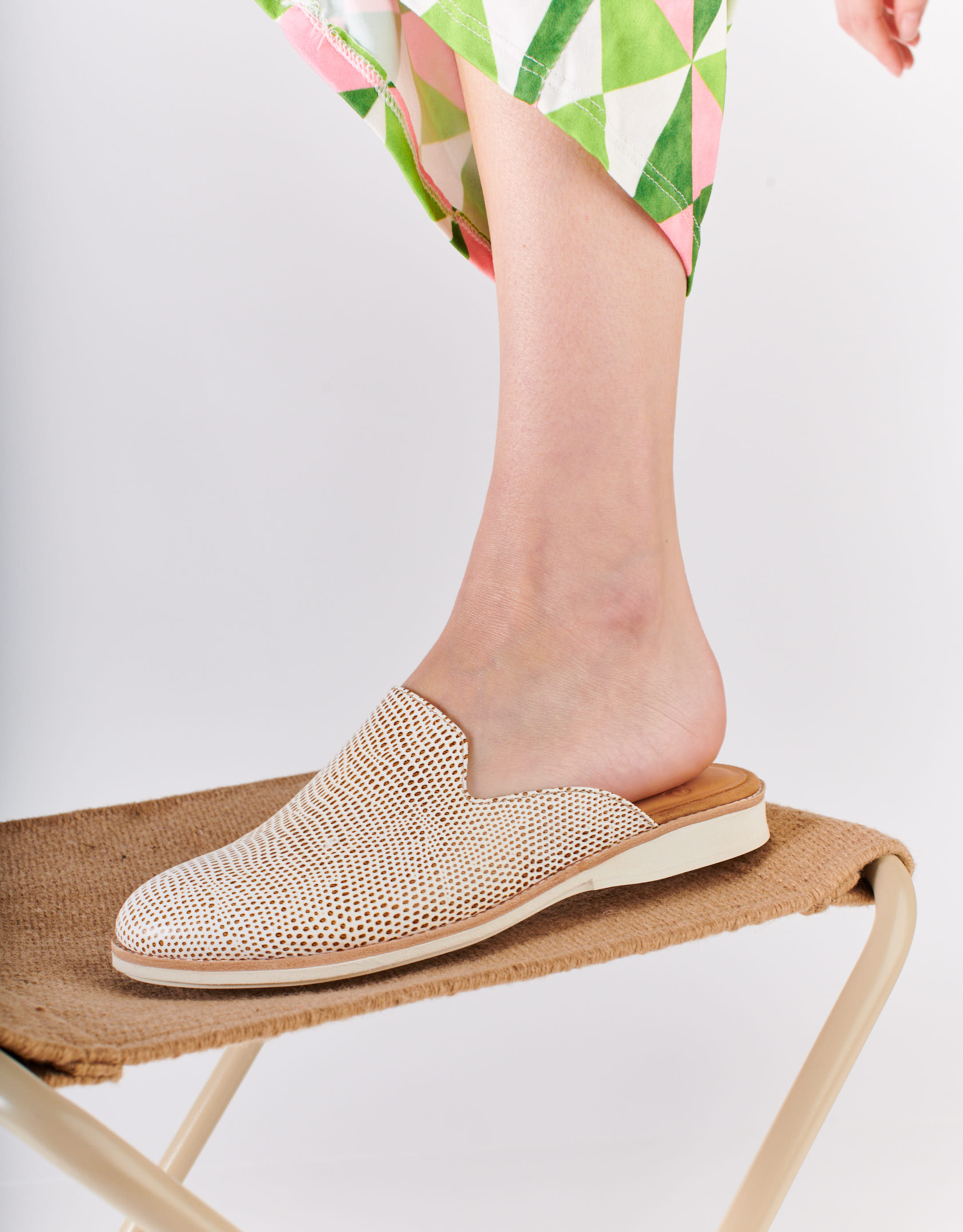 נעלי נשים - Rollie - כפכפים סגורים DERBY - לבן   חום3