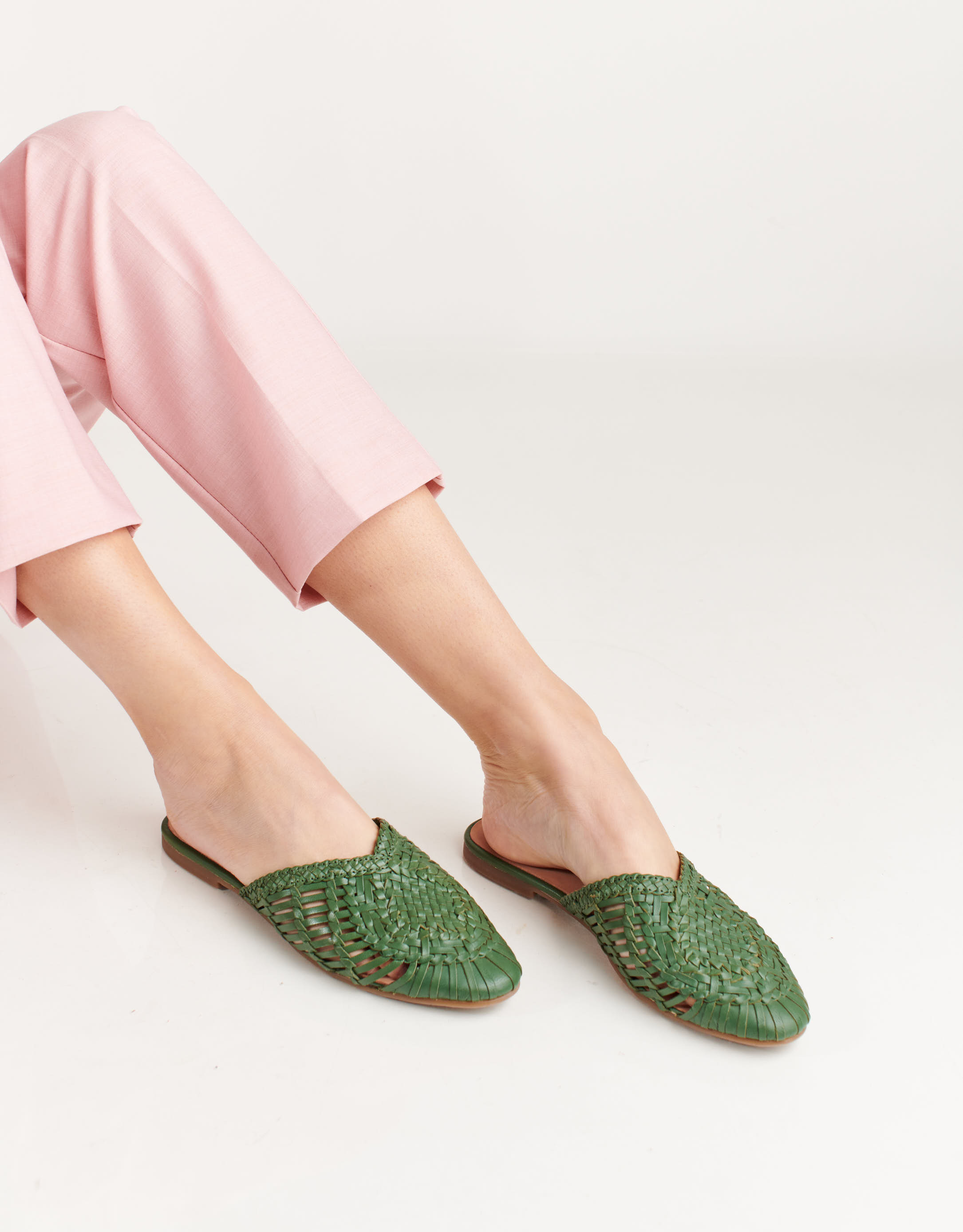 נעלי נשים - Salt+Umber - כפכפי עור ARI - ירוק3