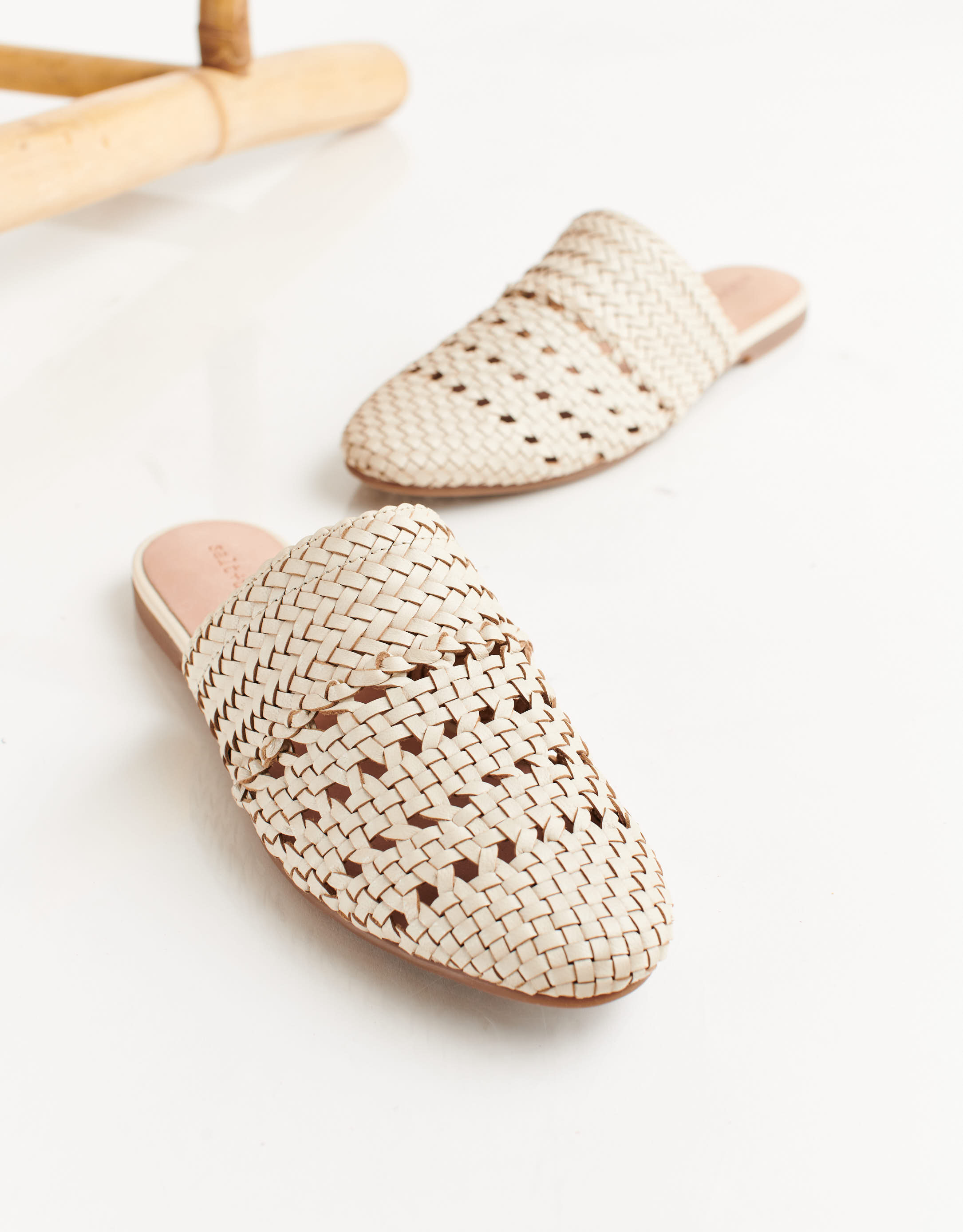 נעלי נשים - Salt+Umber - כפכפי עור LILY - אופוויט3