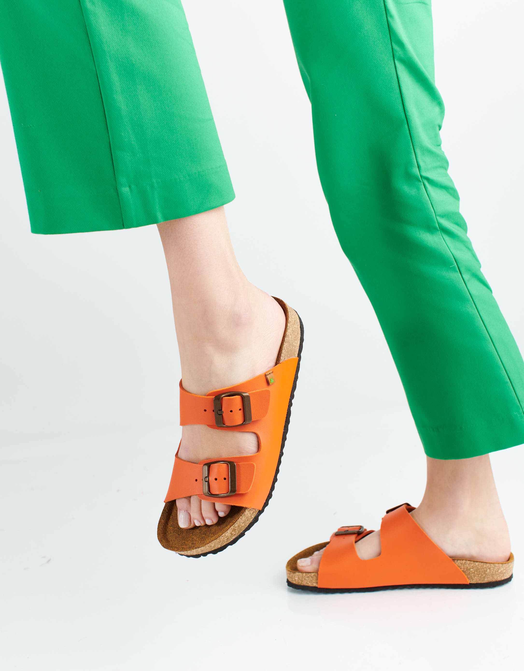 נעלי נשים - El Naturalista - כפכפי WARAJI VEGAN - כתום2