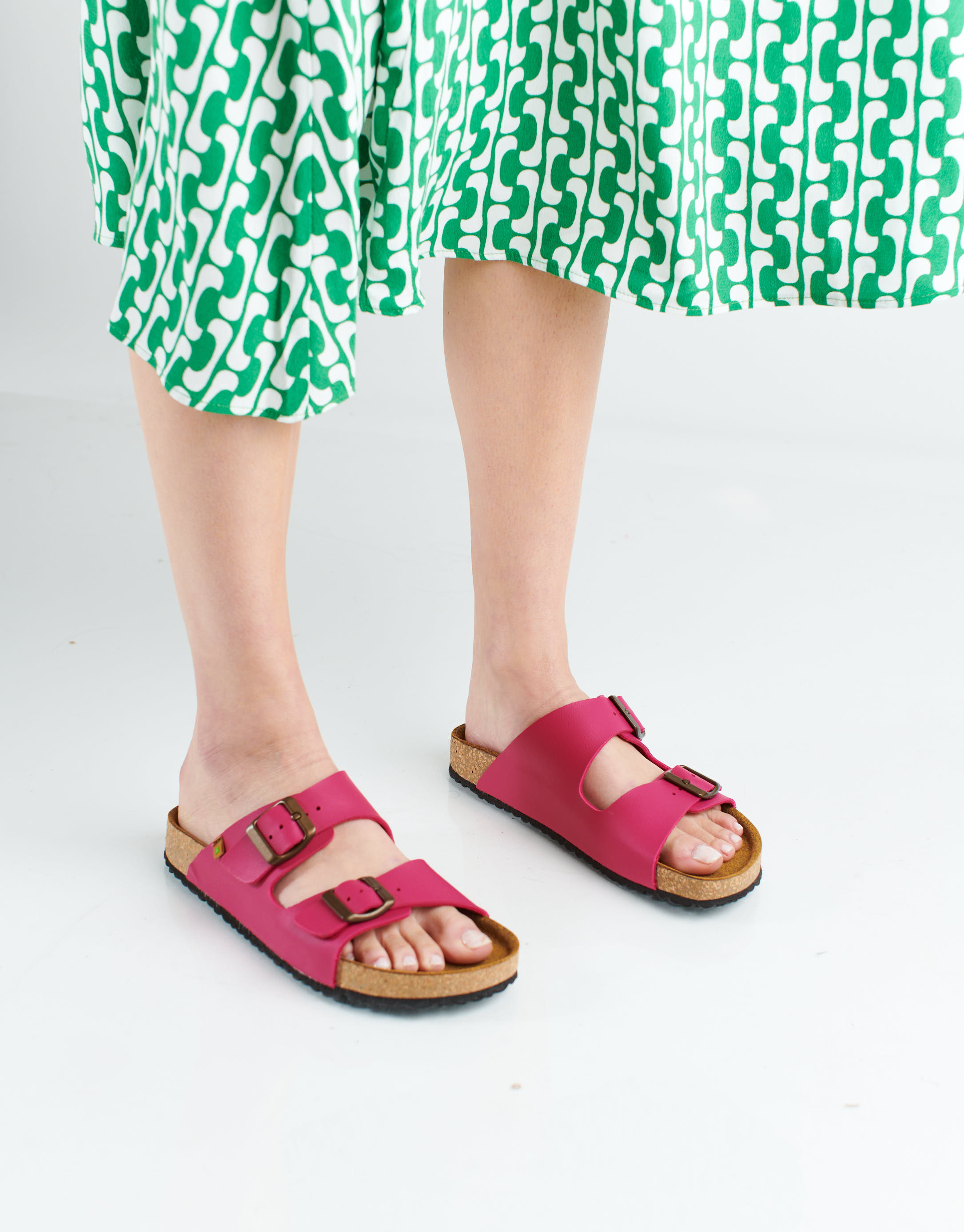 נעלי נשים - El Naturalista - כפכפי WARAJI VEGAN - פוקסיה3