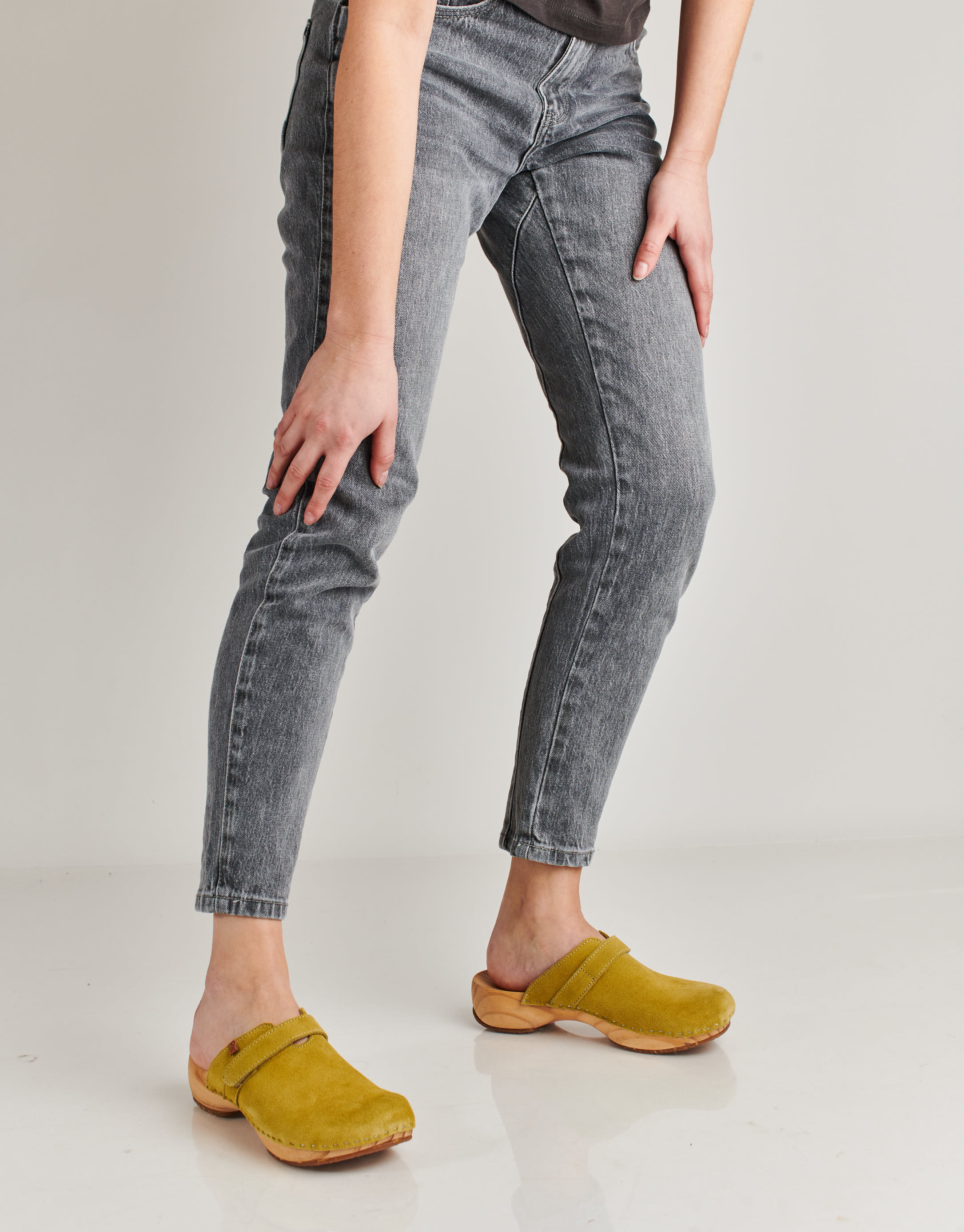 נעלי נשים - El Naturalista - כפכפי עץ SHOKUNIN - ירוק בהיר3