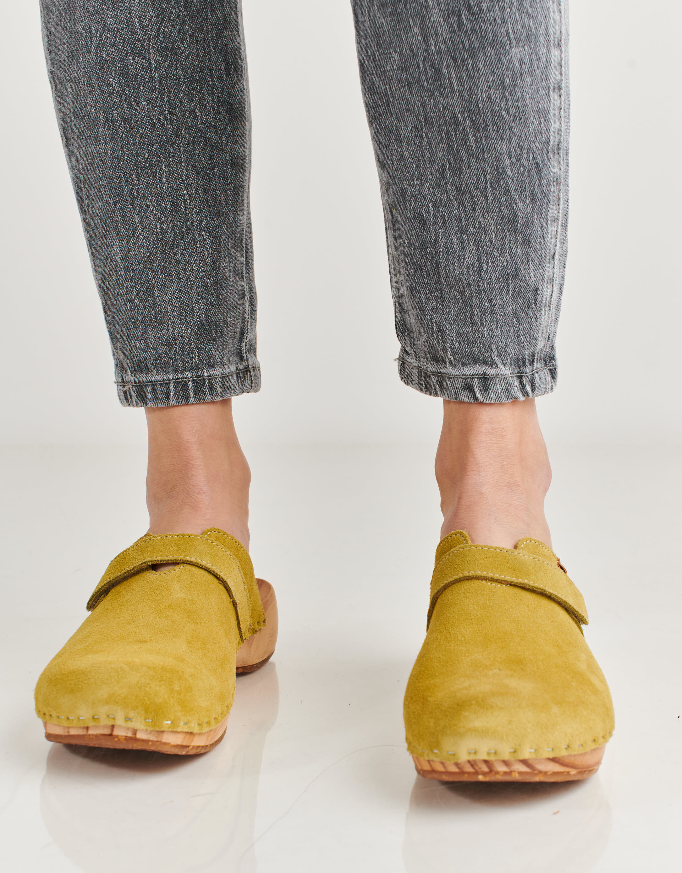 נעלי נשים - El Naturalista - כפכפי עץ SHOKUNIN - ירוק בהיר4