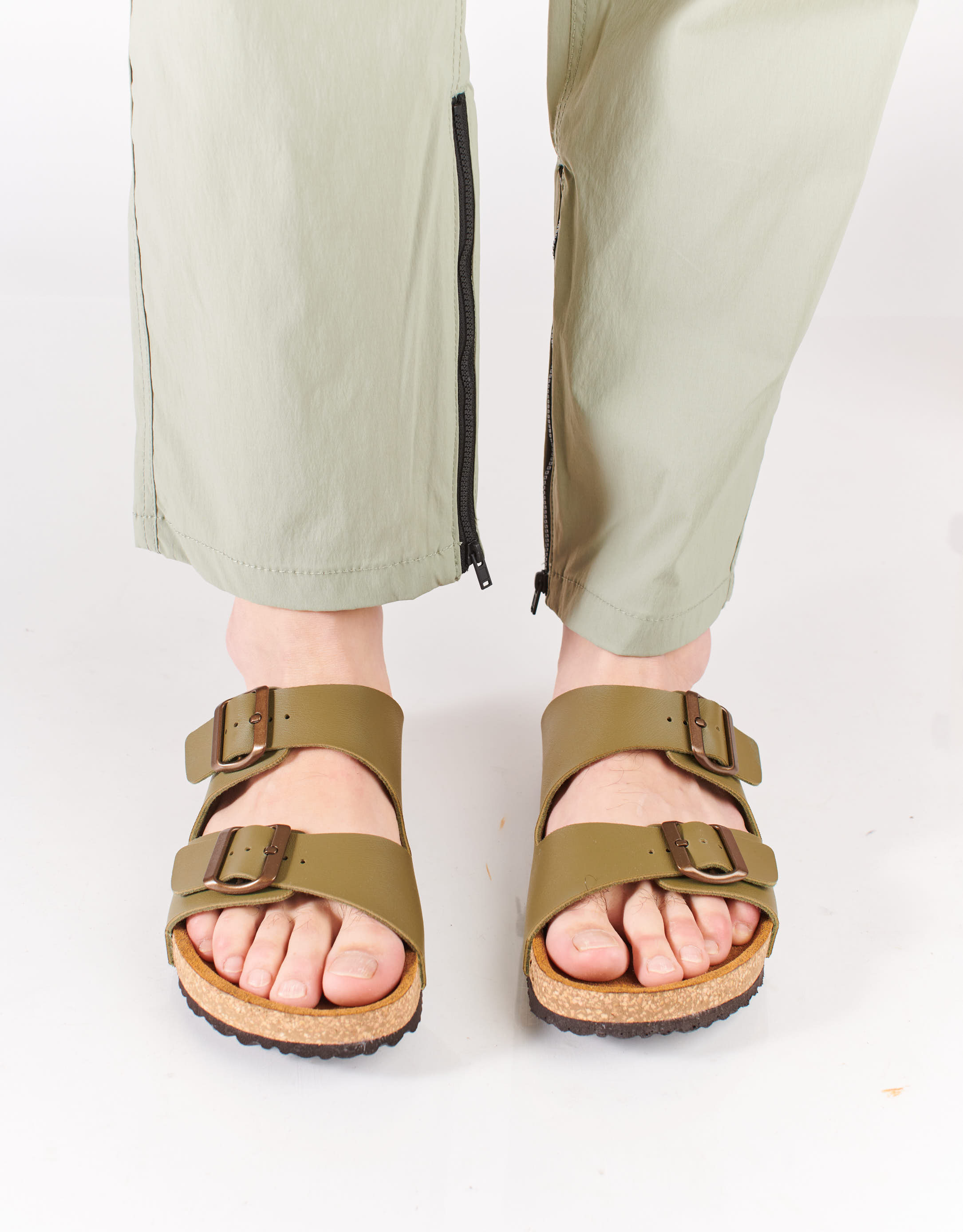 נעלי גברים - El Naturalista - כפכפי WARAJI VEGAN - חאקי3