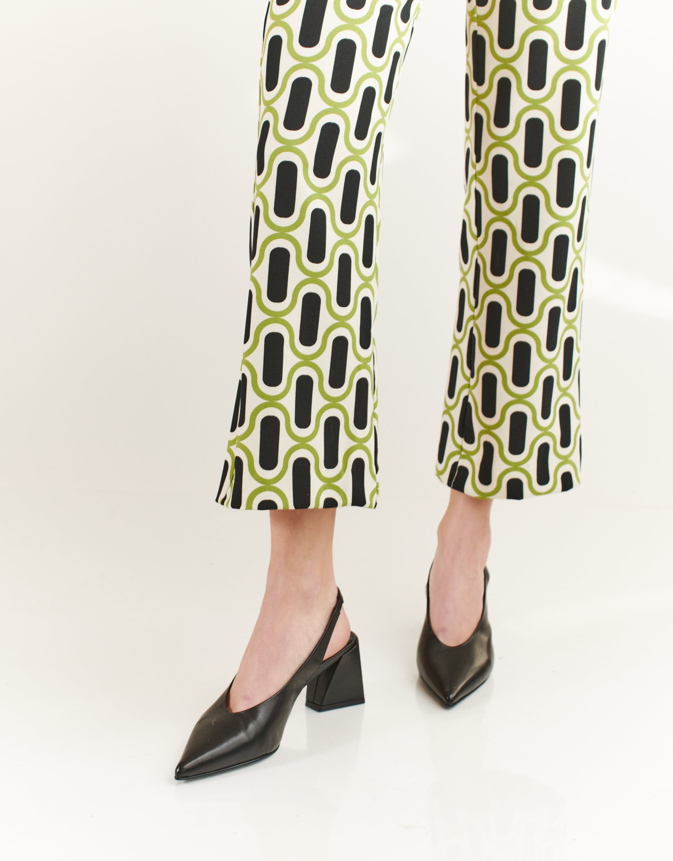 נעלי נשים - Jeffrey Campbell - נעלי סירה עם עקב ANARCHIA - שחור3