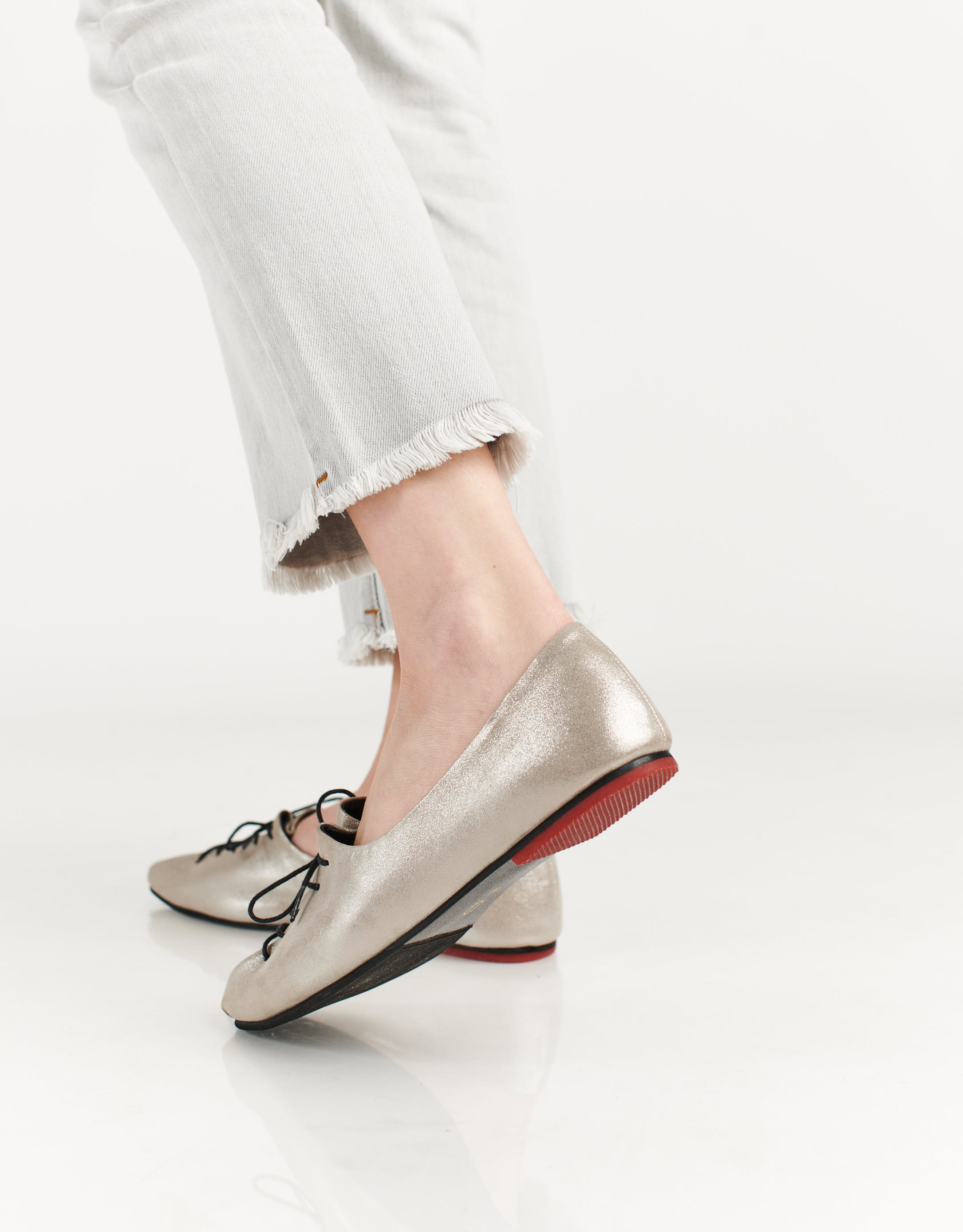 נעלי נשים - Yuko Imanishi - נעלי עור שטוחות KOTONE - כסף4