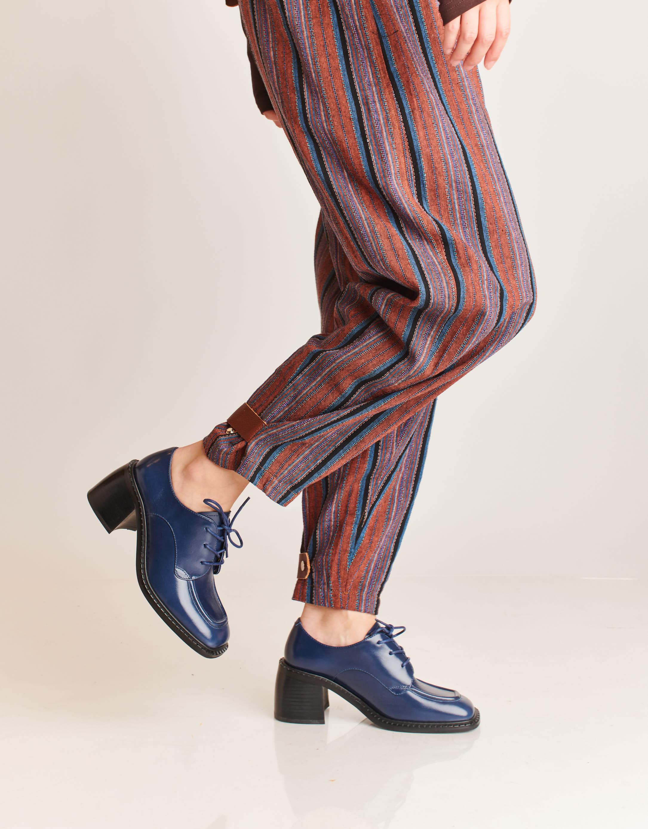 נעלי נשים - Jeffrey Campbell - נעלי עור עם עקב DEMITRI - כחול4