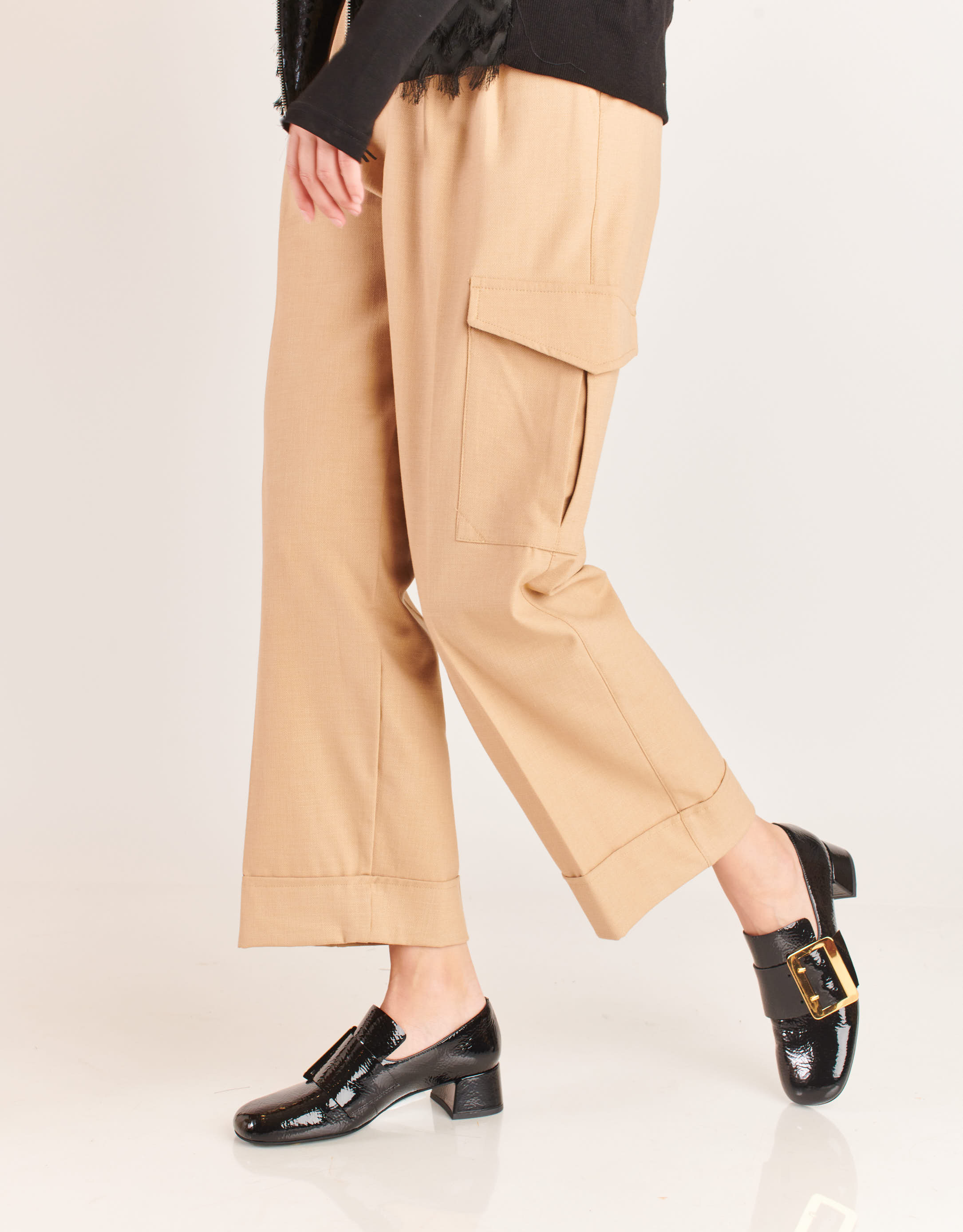 נעלי נשים - Jeffrey Campbell - נעליי לק עם אבזם PROCTOR - שחור3