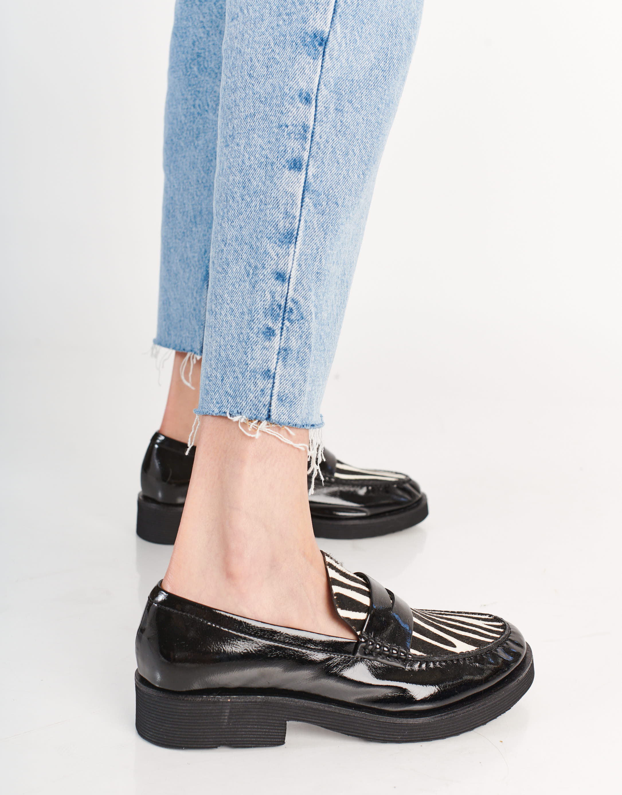 נעלי נשים - Jeffrey Campbell - מוקסינים משולבים LENNA PR - זברה4