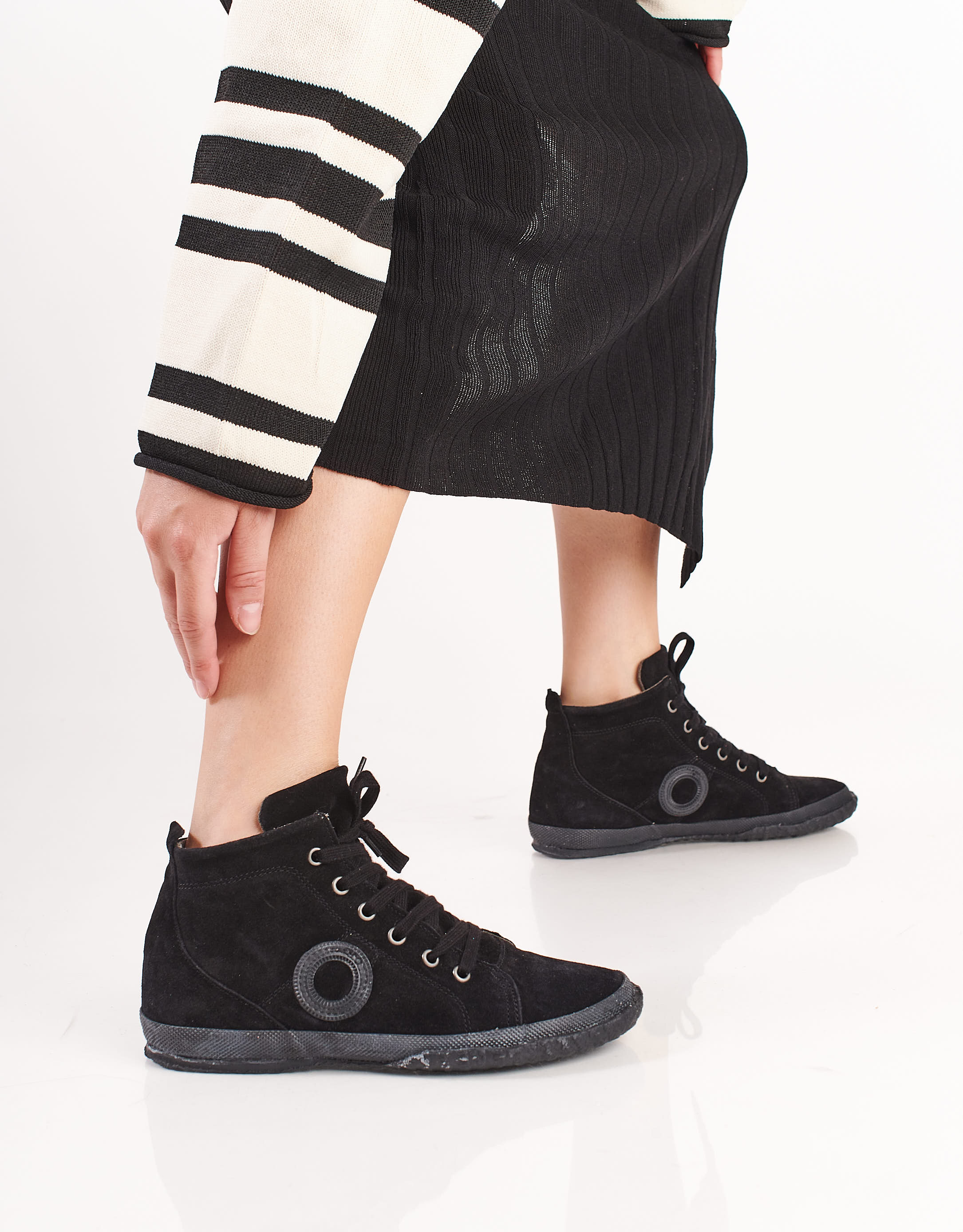 נעלי נשים - Aro - סניקרס זמש גבוהות WILLY - שחור4