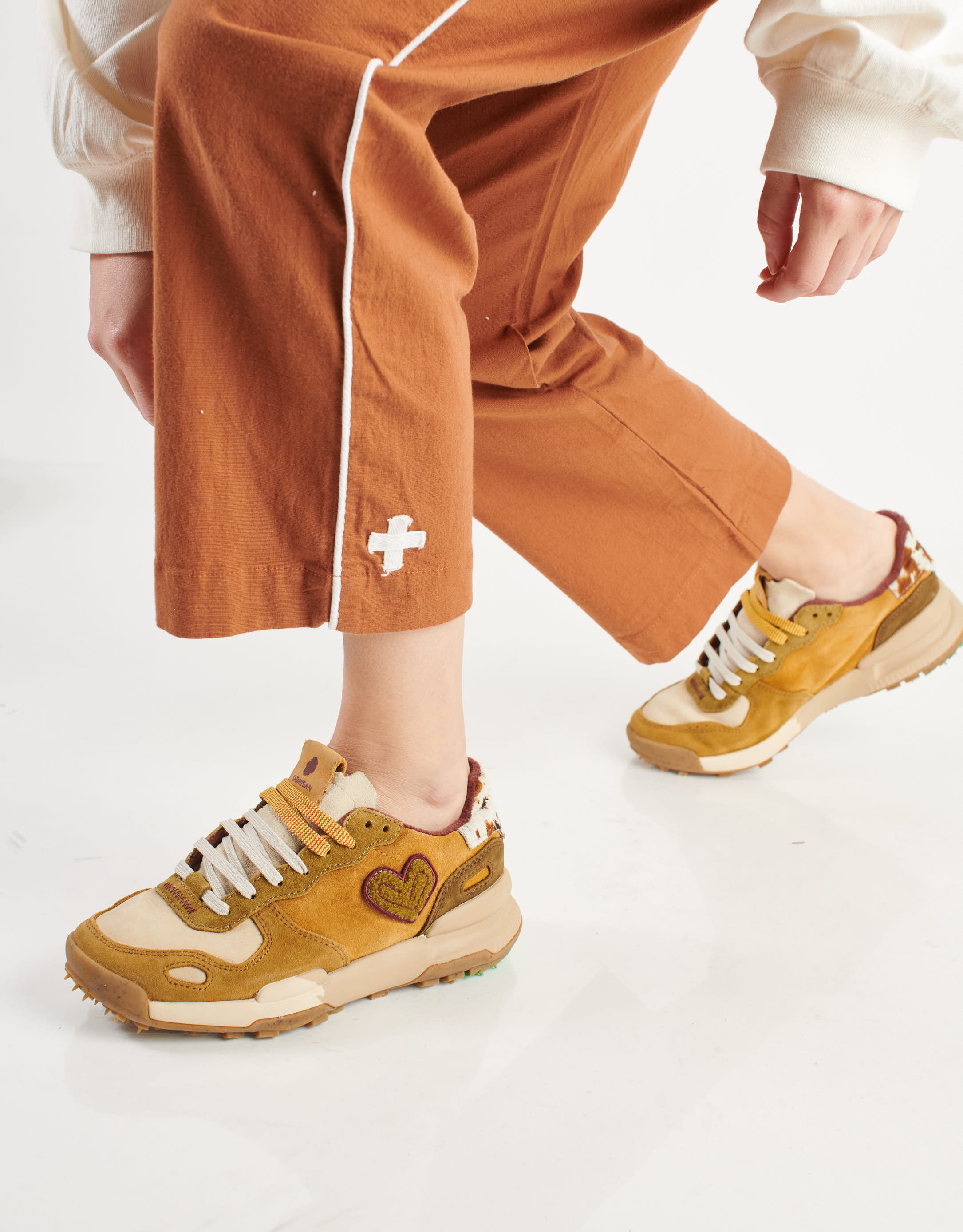 נעלי נשים - Satorisan - סניקרס עור CHACRONA - קאמל2