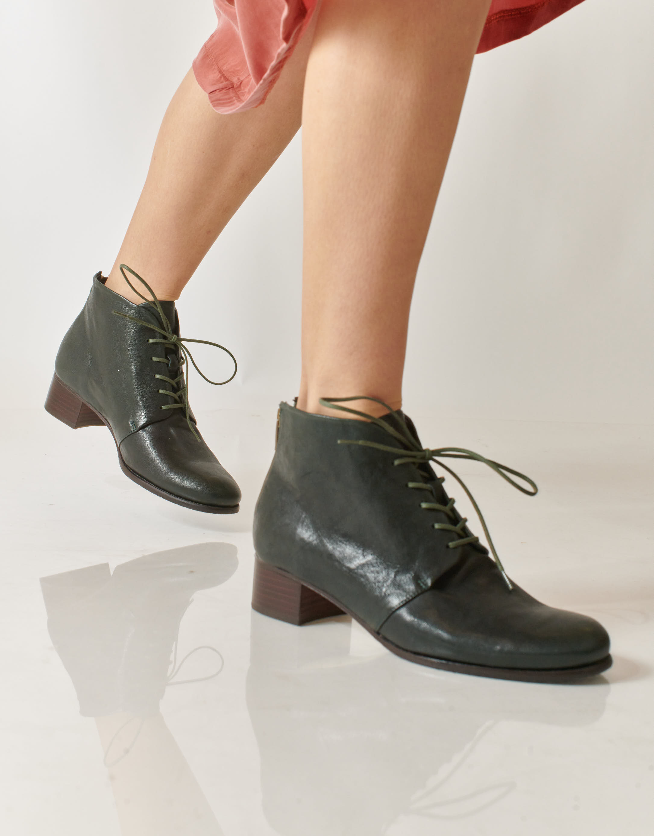 נעלי נשים - Vialis - מגפוני עקב עם שרוך GRETA - ירוק2