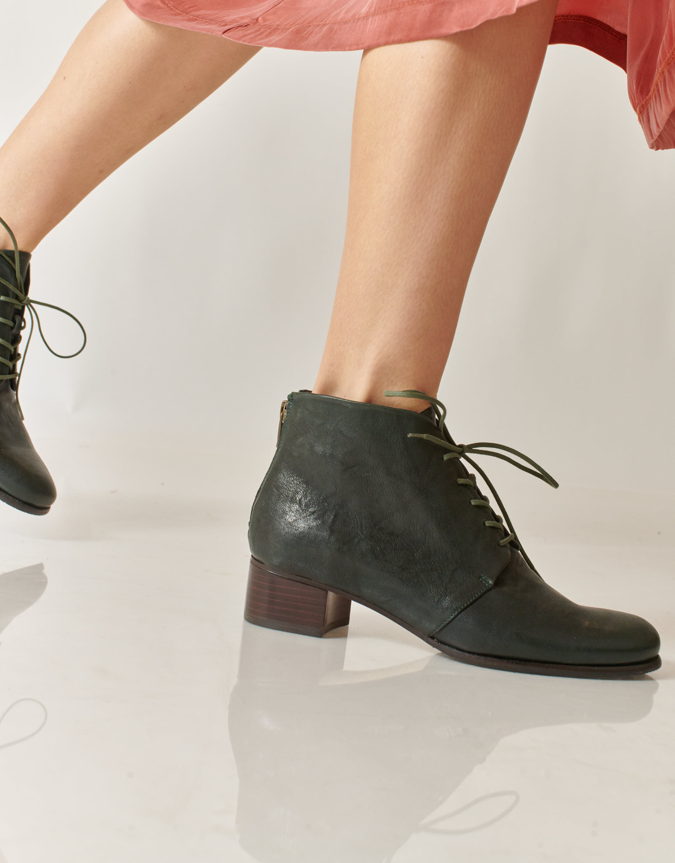 נעלי נשים - Vialis - מגפוני עקב עם שרוך GRETA - ירוק4