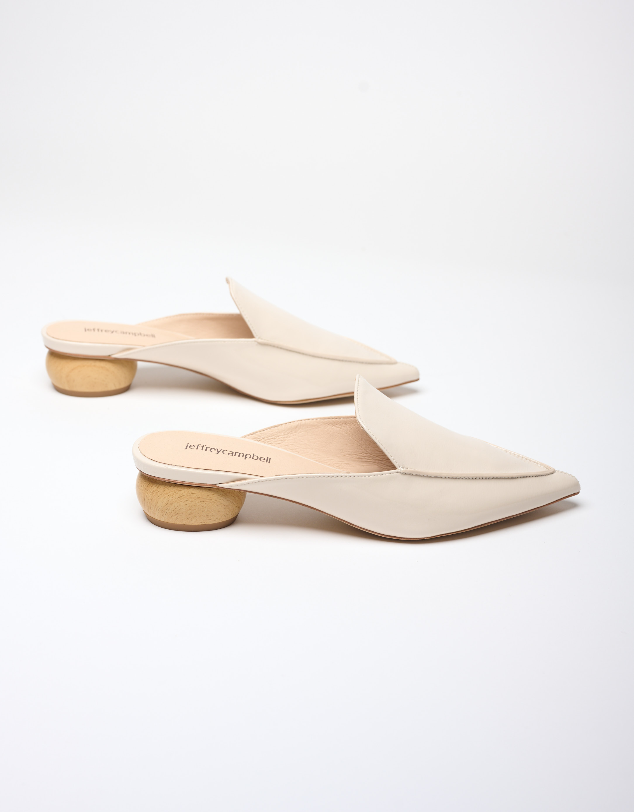 נעלי נשים - Jeffrey Campbell - כפכפי מיולז VIONIT מבריקו - בז'2