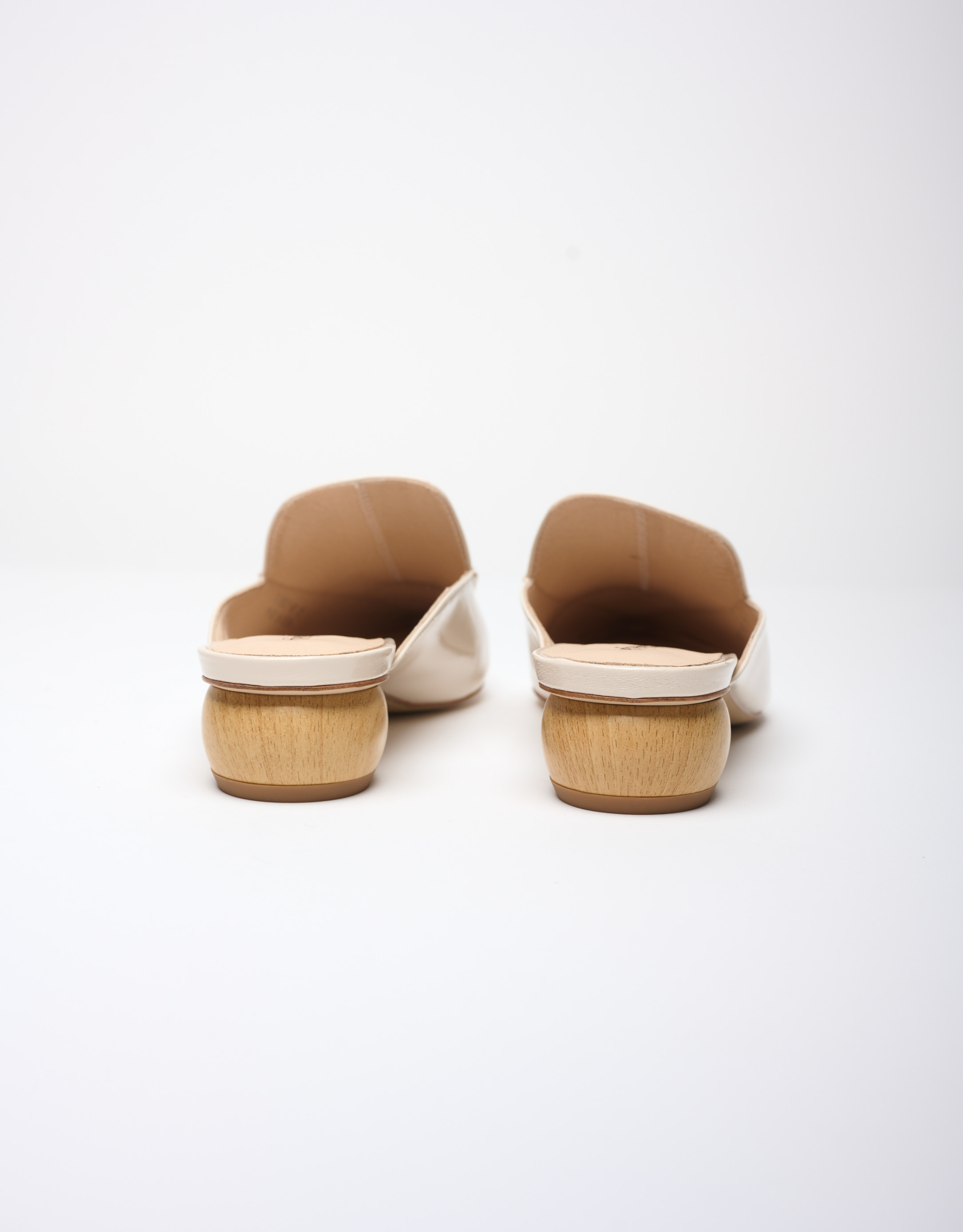 נעלי נשים - Jeffrey Campbell - כפכפי מיולז VIONIT מבריקו - בז'4