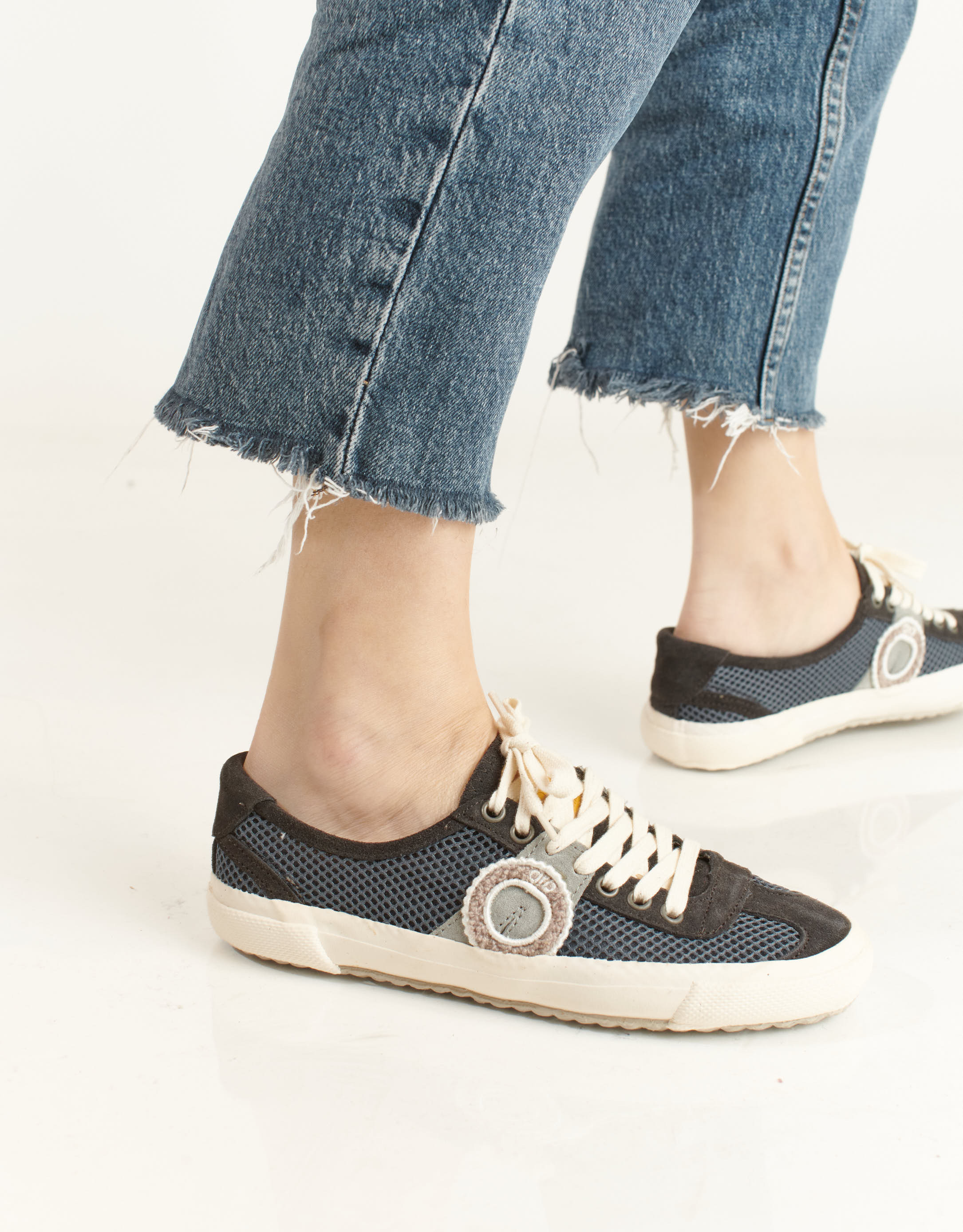 נעלי נשים - Aro - סניקרס RUNA - אפור