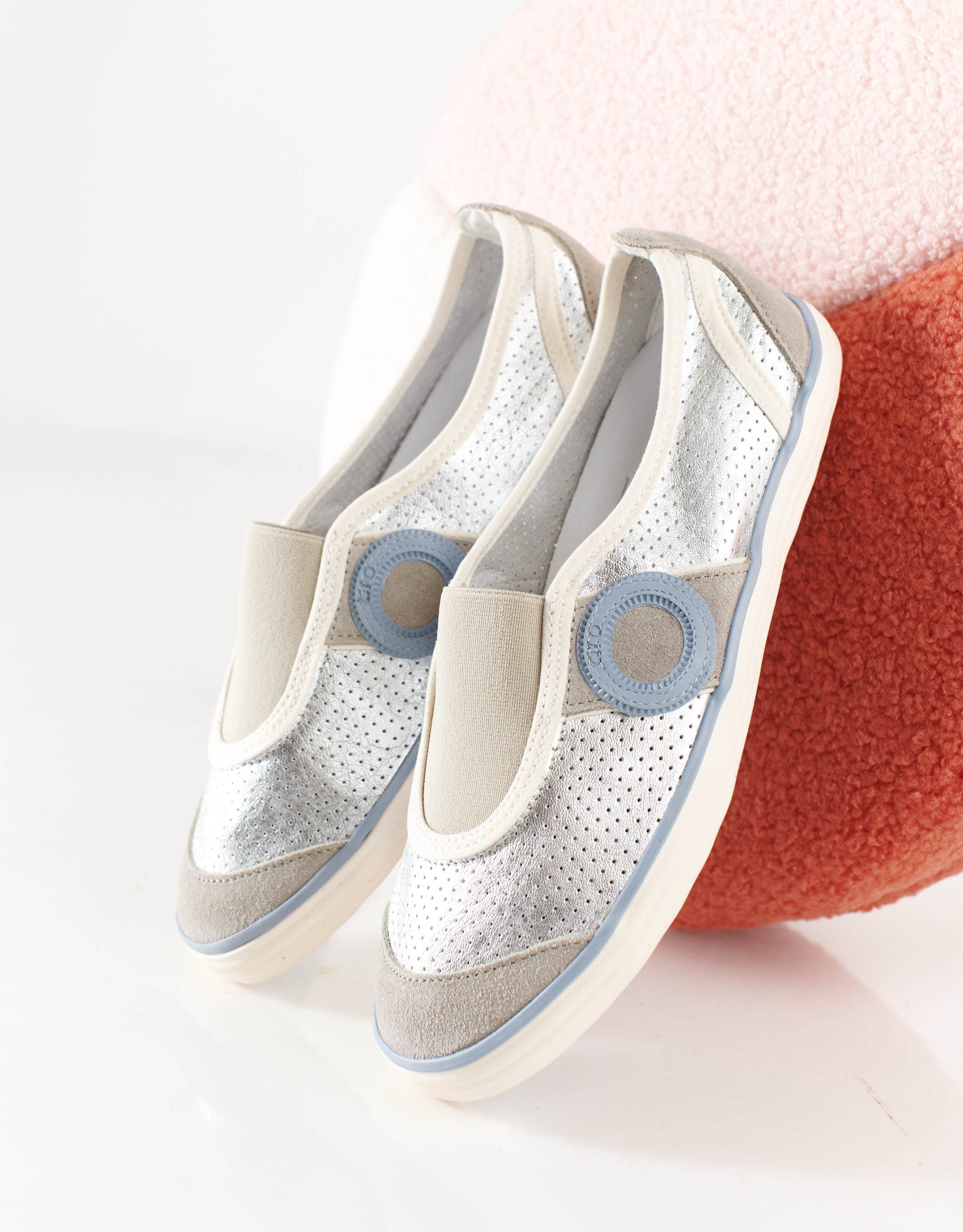 נעלי נשים - Aro - סליפ און PICADA מטאלי - כסף2