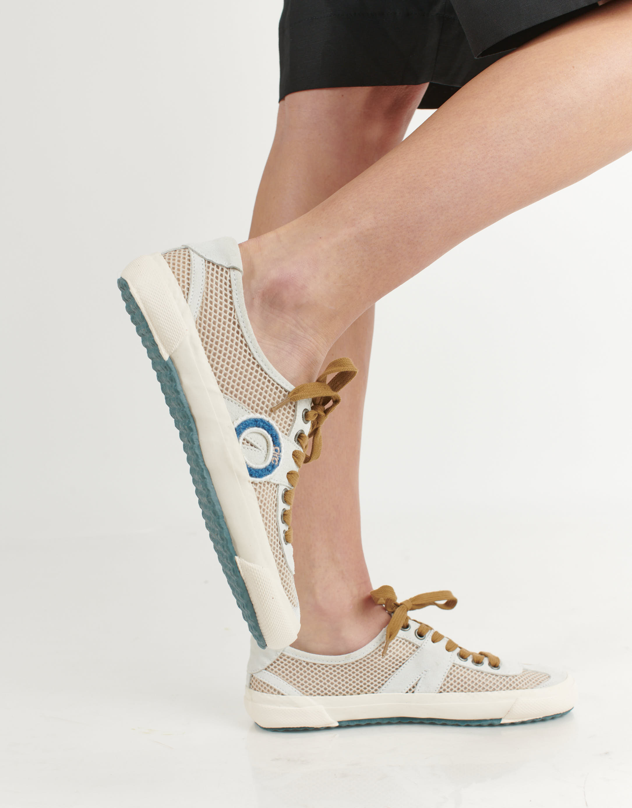 נעלי נשים - Aro - סניקרס RUNA - אופוויט4