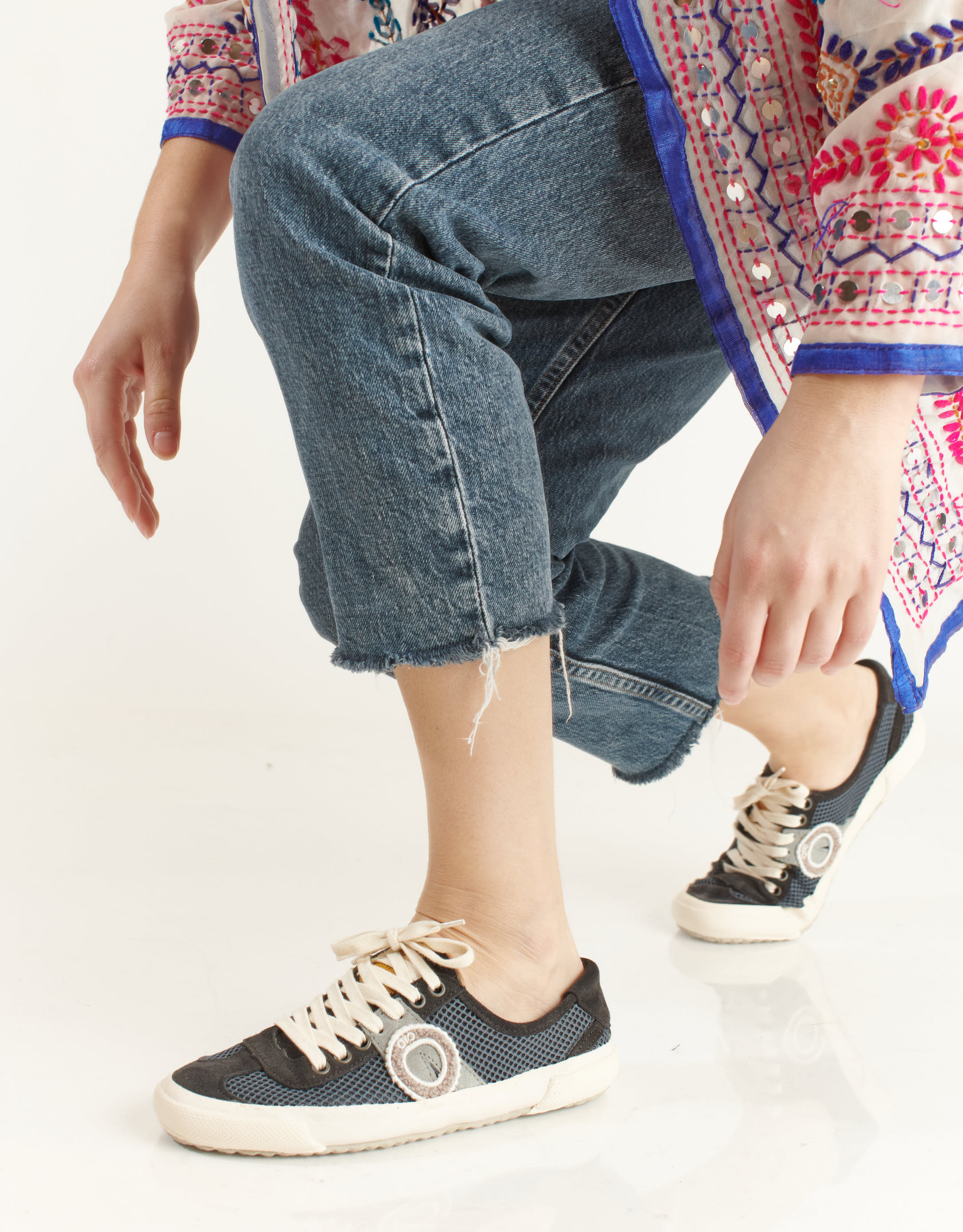 נעלי נשים - Aro - סניקרס RUNA - אפור4