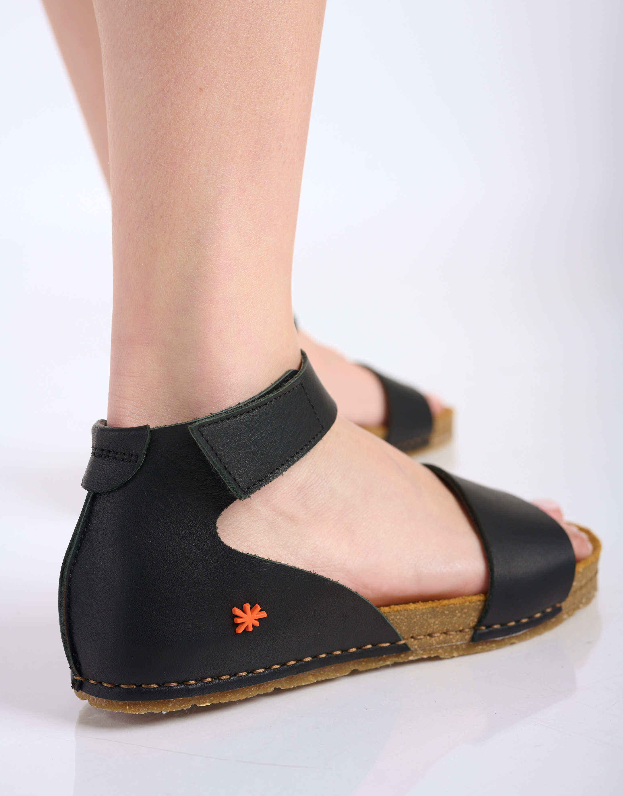 נעלי נשים - Art - סנדלי עור  CRETA - שחור3