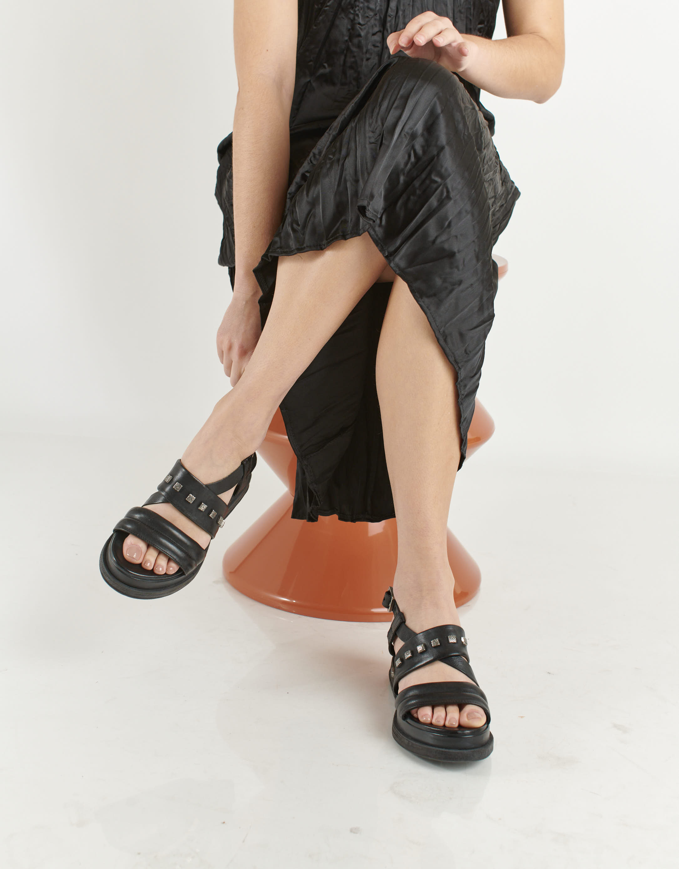 נעלי נשים - A.S. 98 - סנדלי עור LAGOS - שחור4