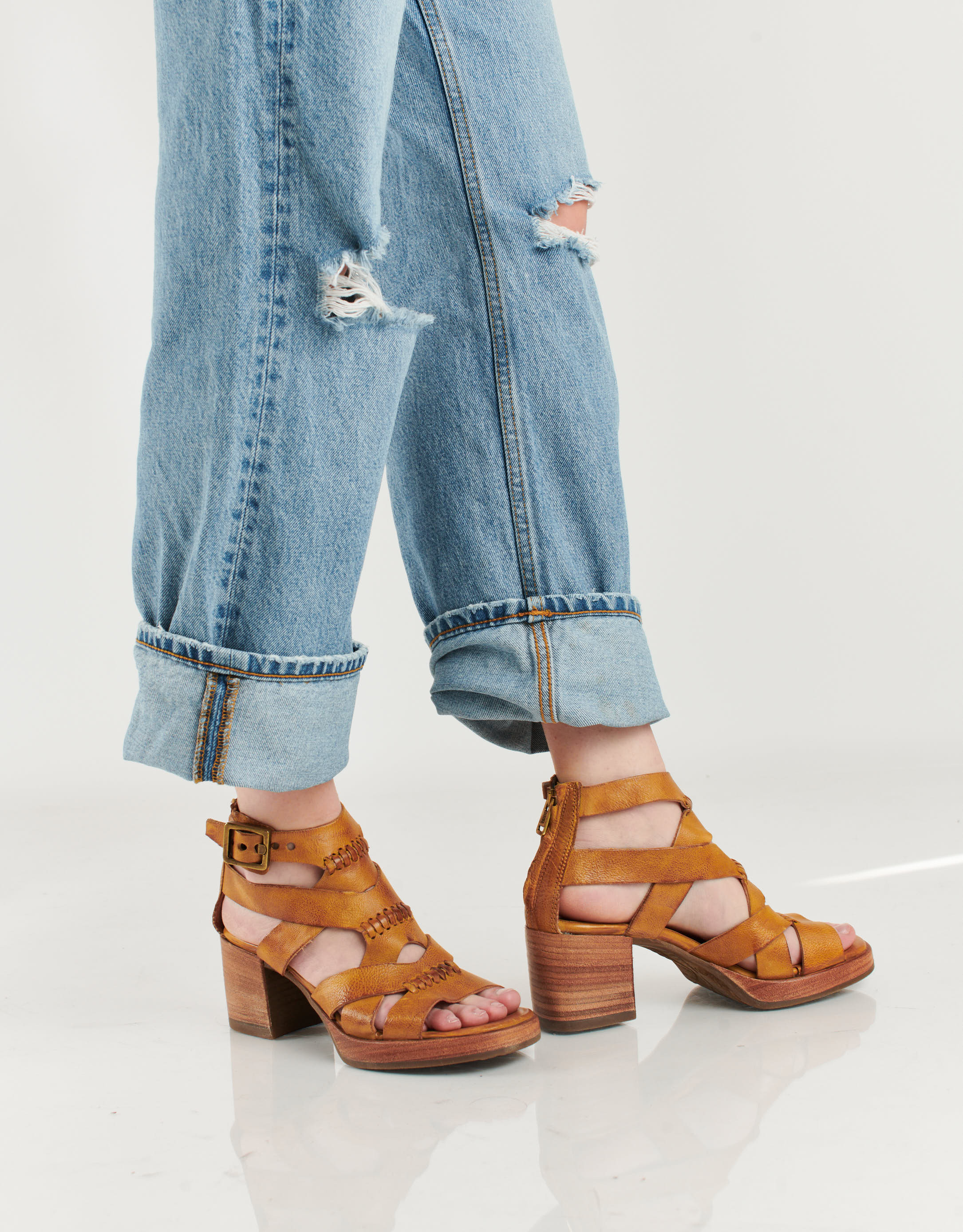 נעלי נשים - A.S. 98 - סנדלי עקב גבוהים ALSHA - חרדל