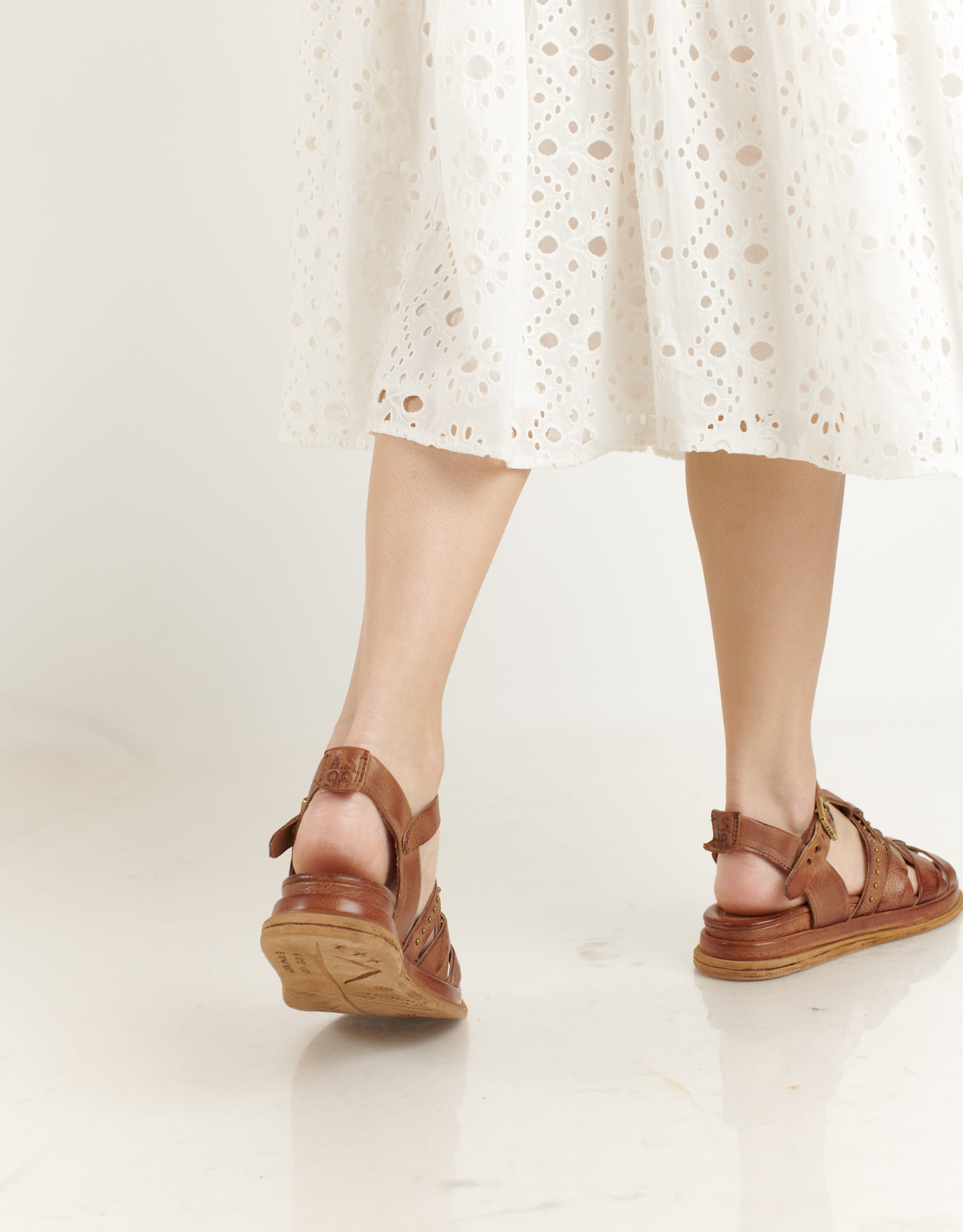 נעלי נשים - A.S. 98 - סנדלי רצועות ונטים SPOON - חום4