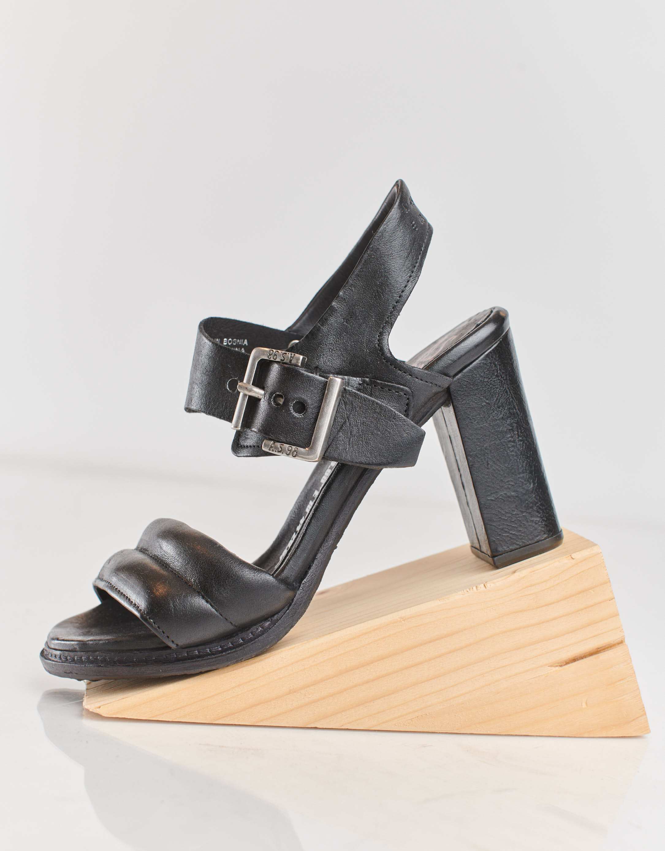 נעלי נשים - A.S. 98 - סנדלי רצועות עם עקב BASI - שחור2