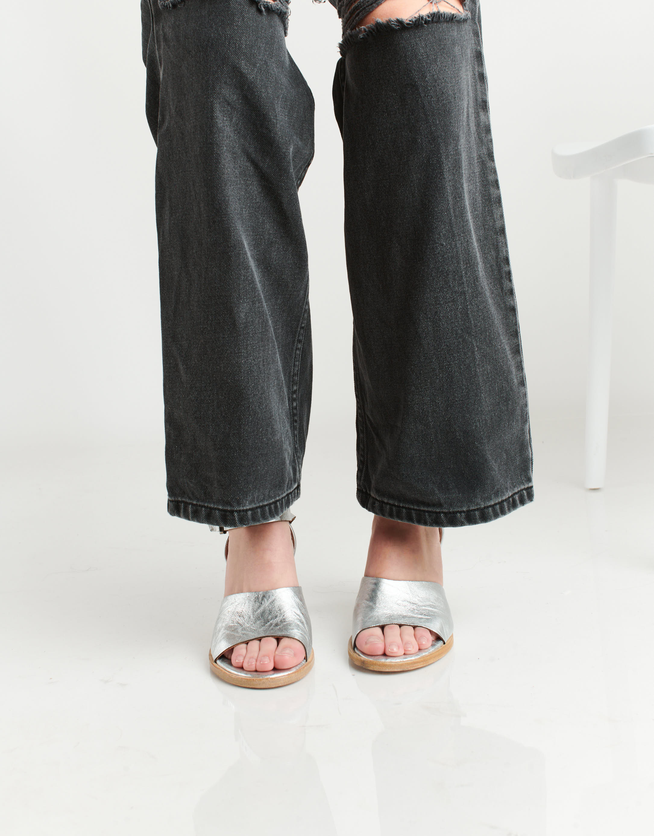 נעלי נשים - A.S. 98 - סנדלי עקב BANANA - כסף3