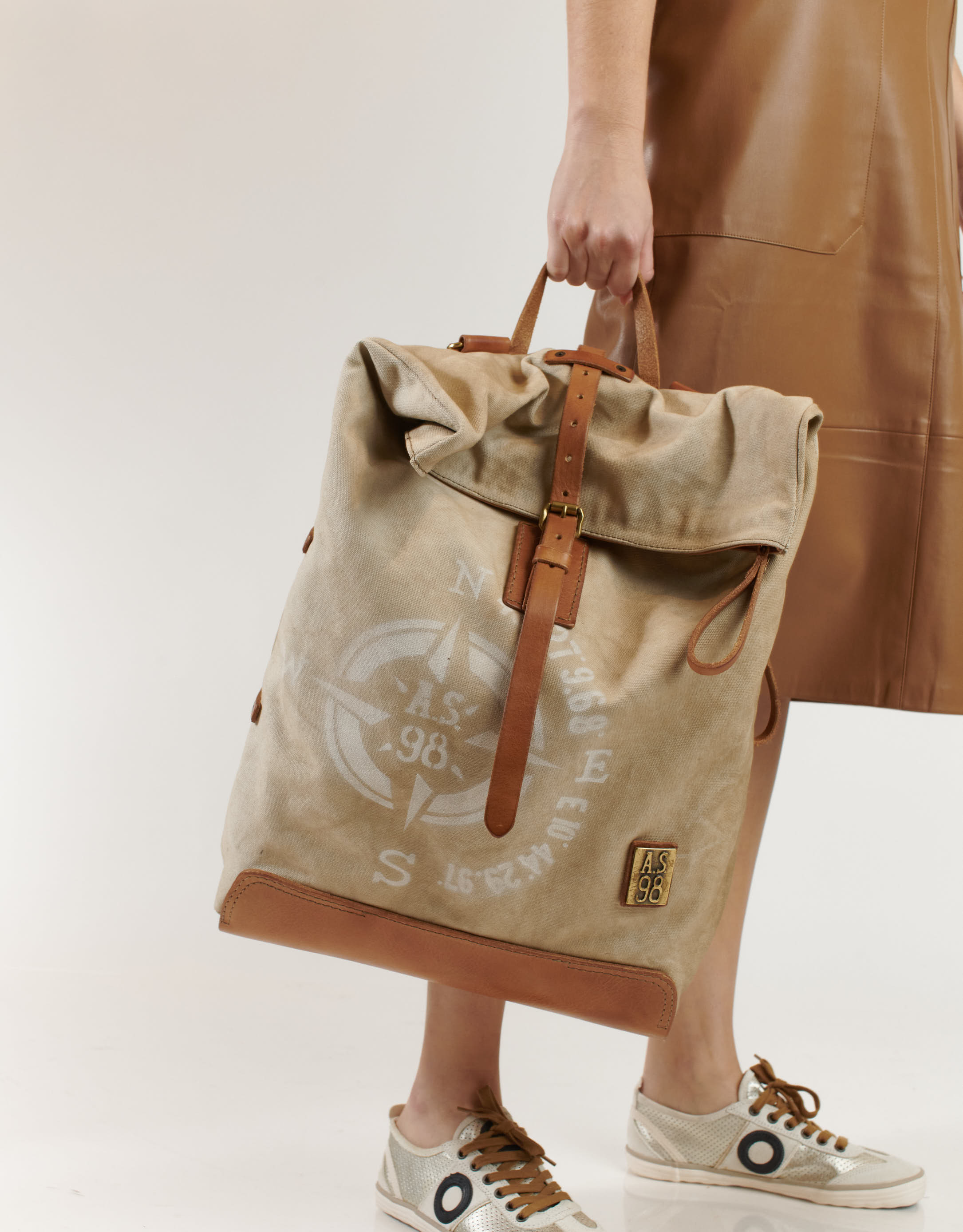 A.S. 98 - תיק גב גדול מבד ועור VE - בז'