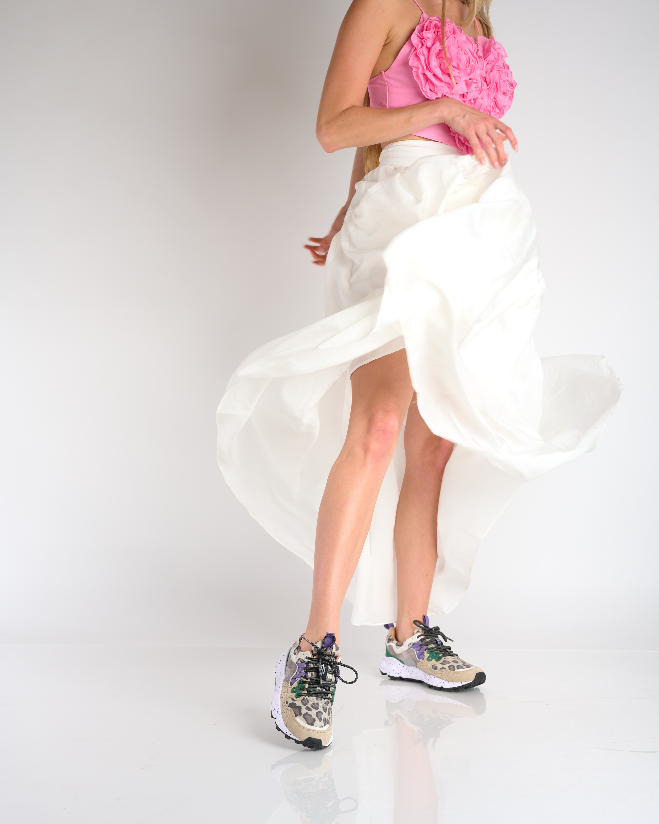 נעלי נשים - Flower Mountain - סניקרס עם הדפס YAMANO - לבן   אפור2