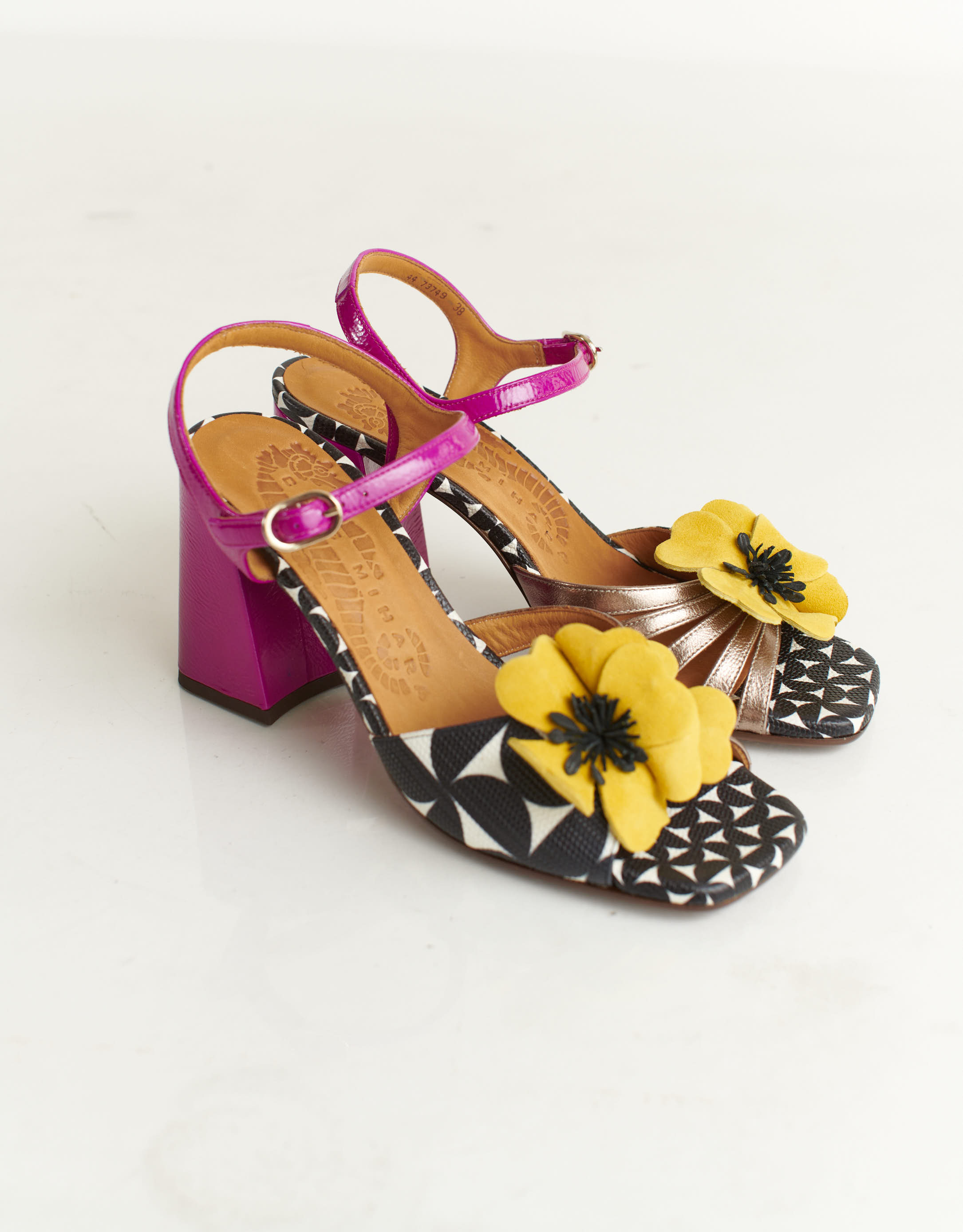 נעלי נשים - Chie Mihara - סנדלי עקב PIROTA - שחור ורוד2