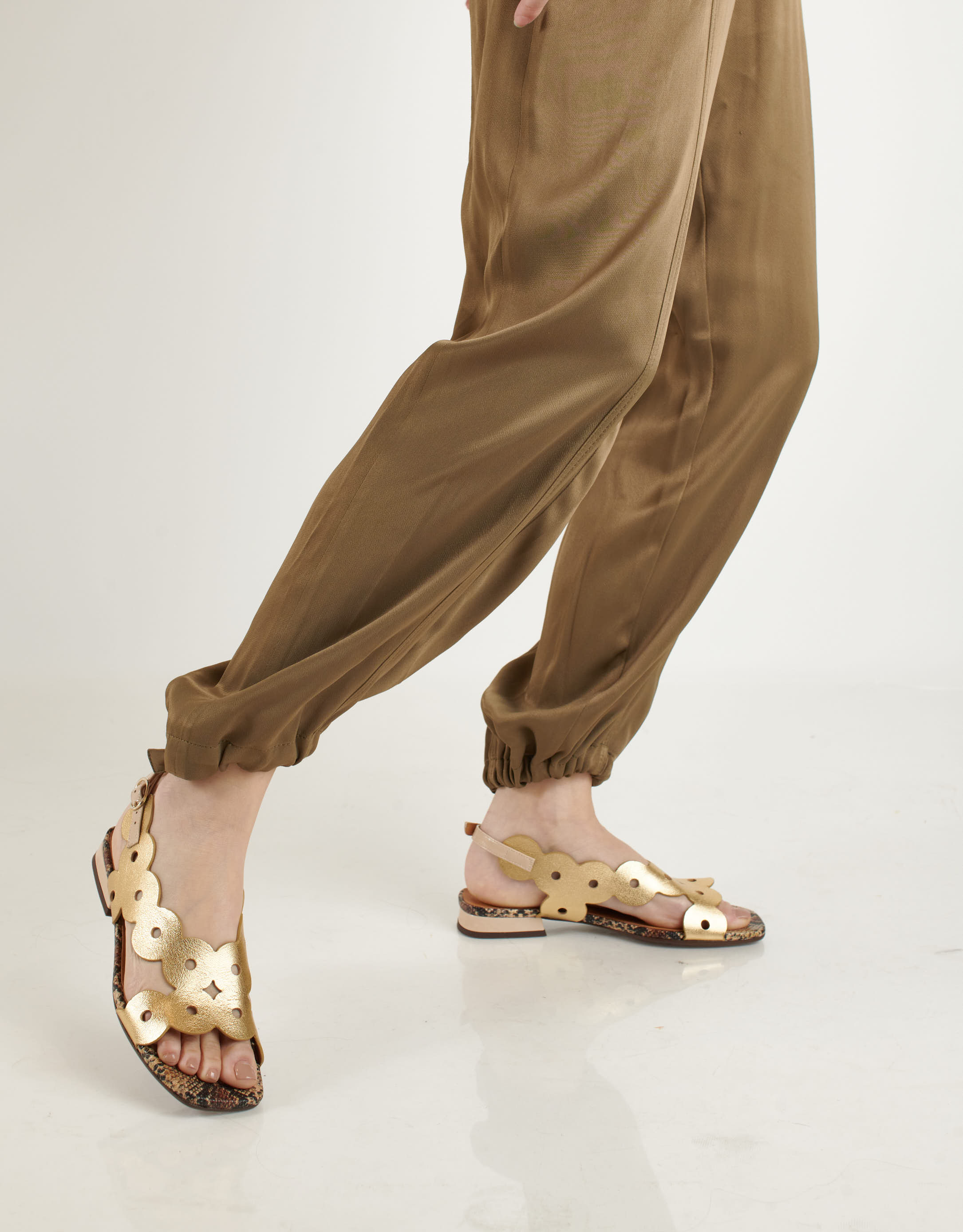 נעלי נשים - Chie Mihara - סנדלים שטוחים TEIDE - זהב4