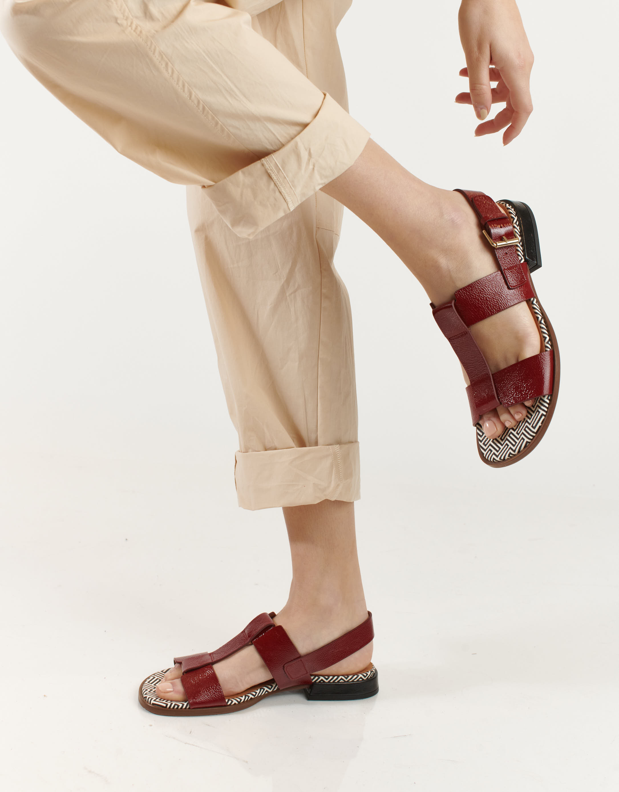 נעלי נשים - Chie Mihara - סנדלים שטוחים WAYWAY - בורדו4