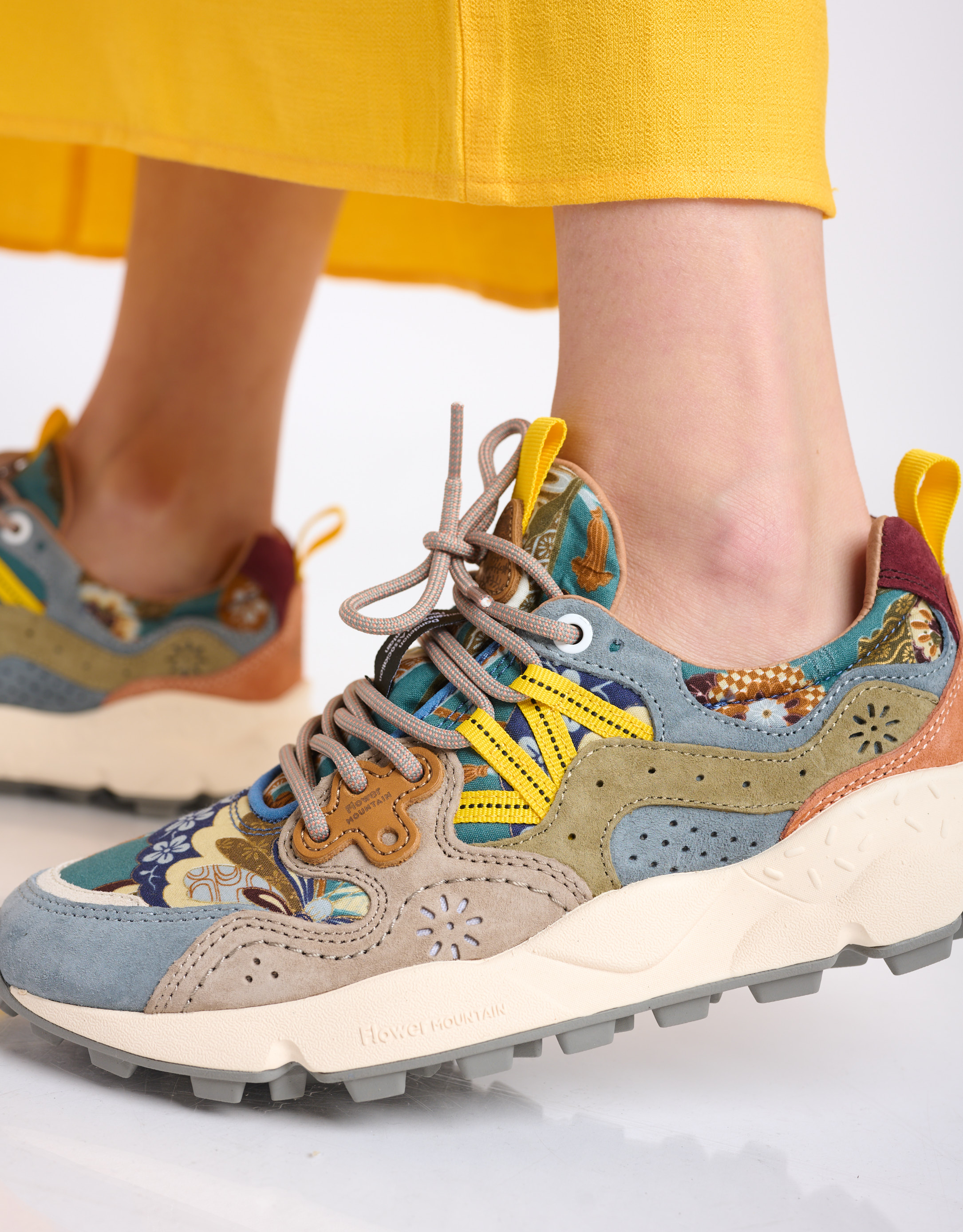 נעלי נשים - Flower Mountain - סניקרס עם הדפס YAMANO3 - כחול   חום
