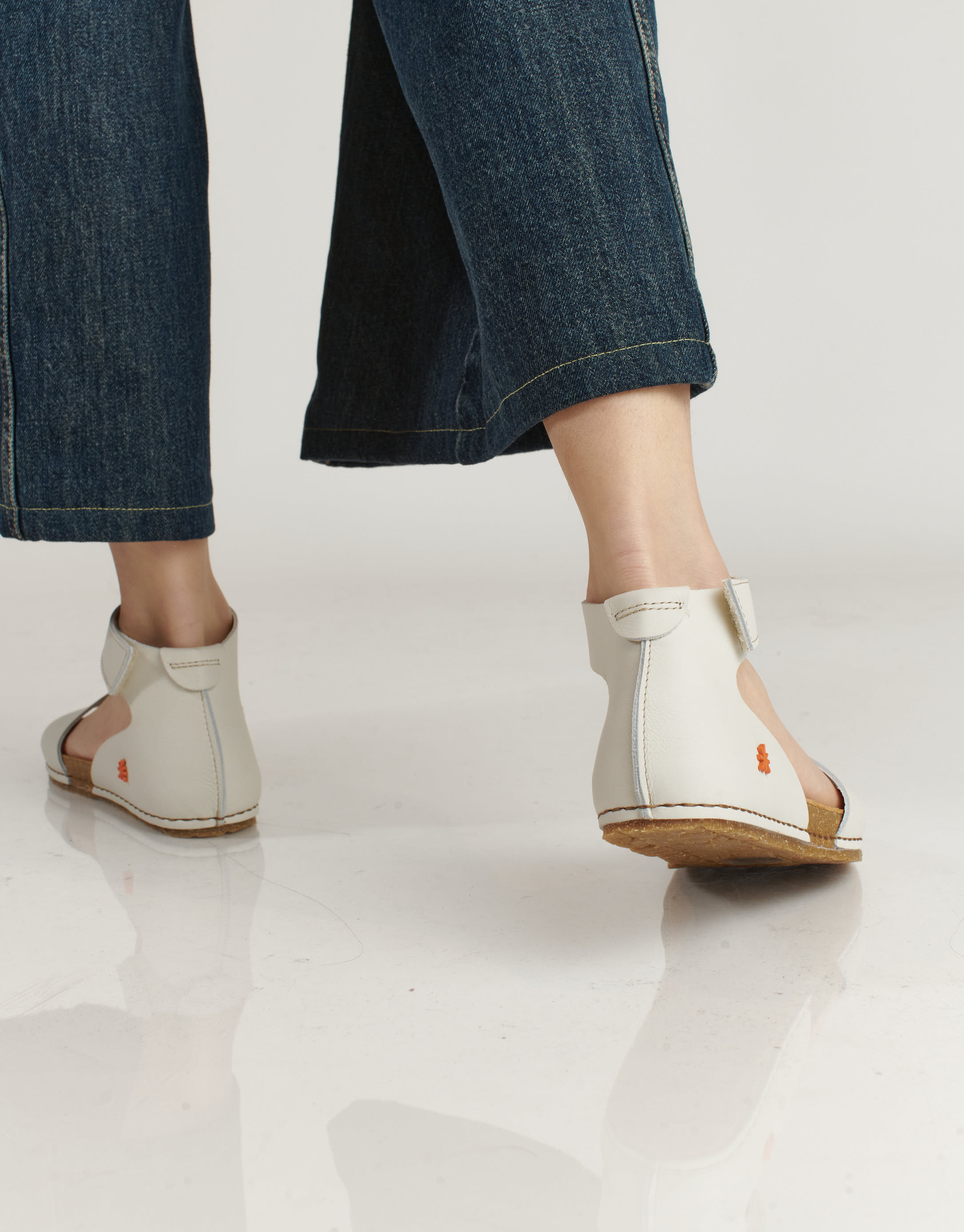 נעלי נשים - Art - סנדלי עור  CRETA - אופוויט4