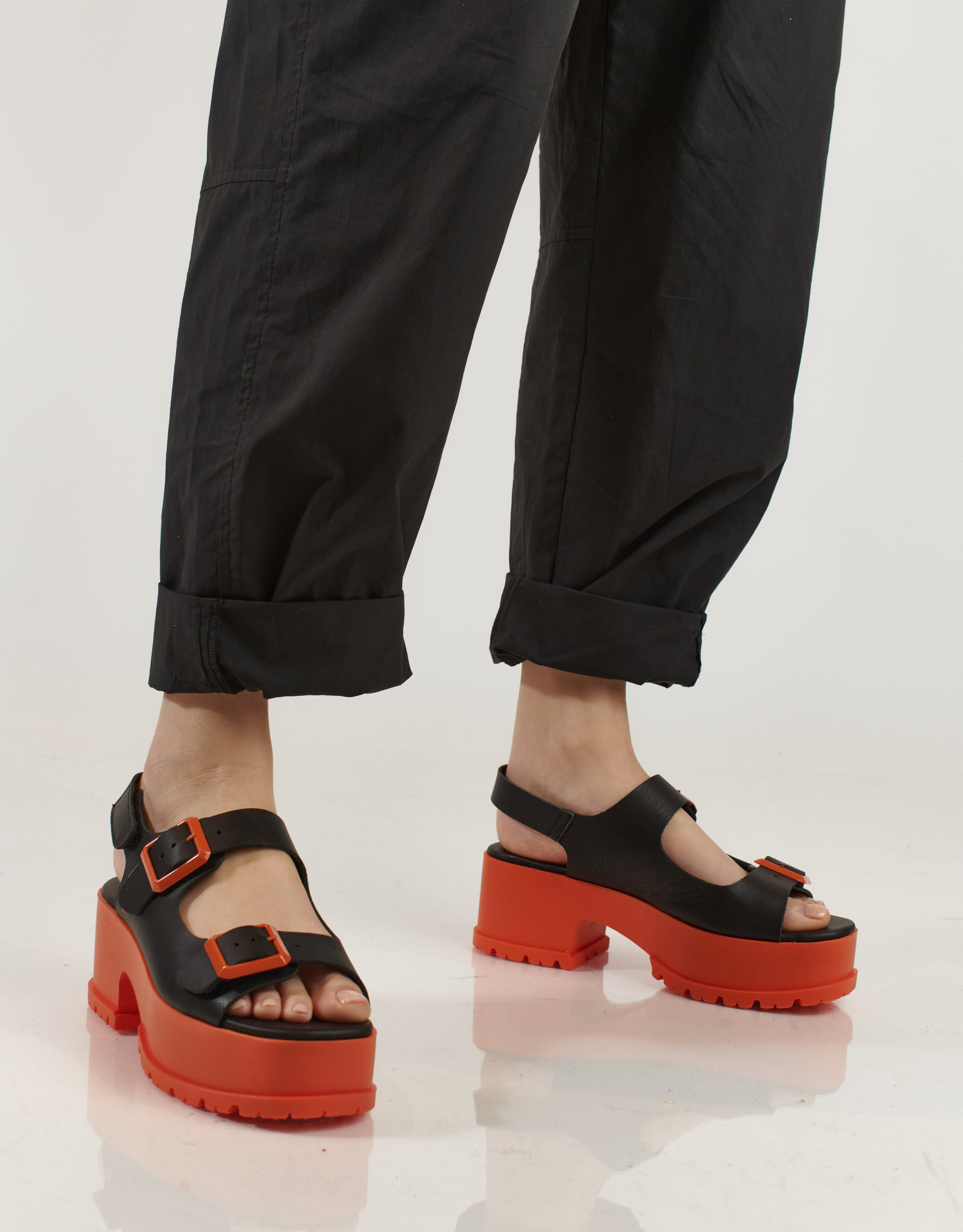 נעלי נשים - Art - סנדלי פלטפורמה MANCHESTER - שחור כתום2