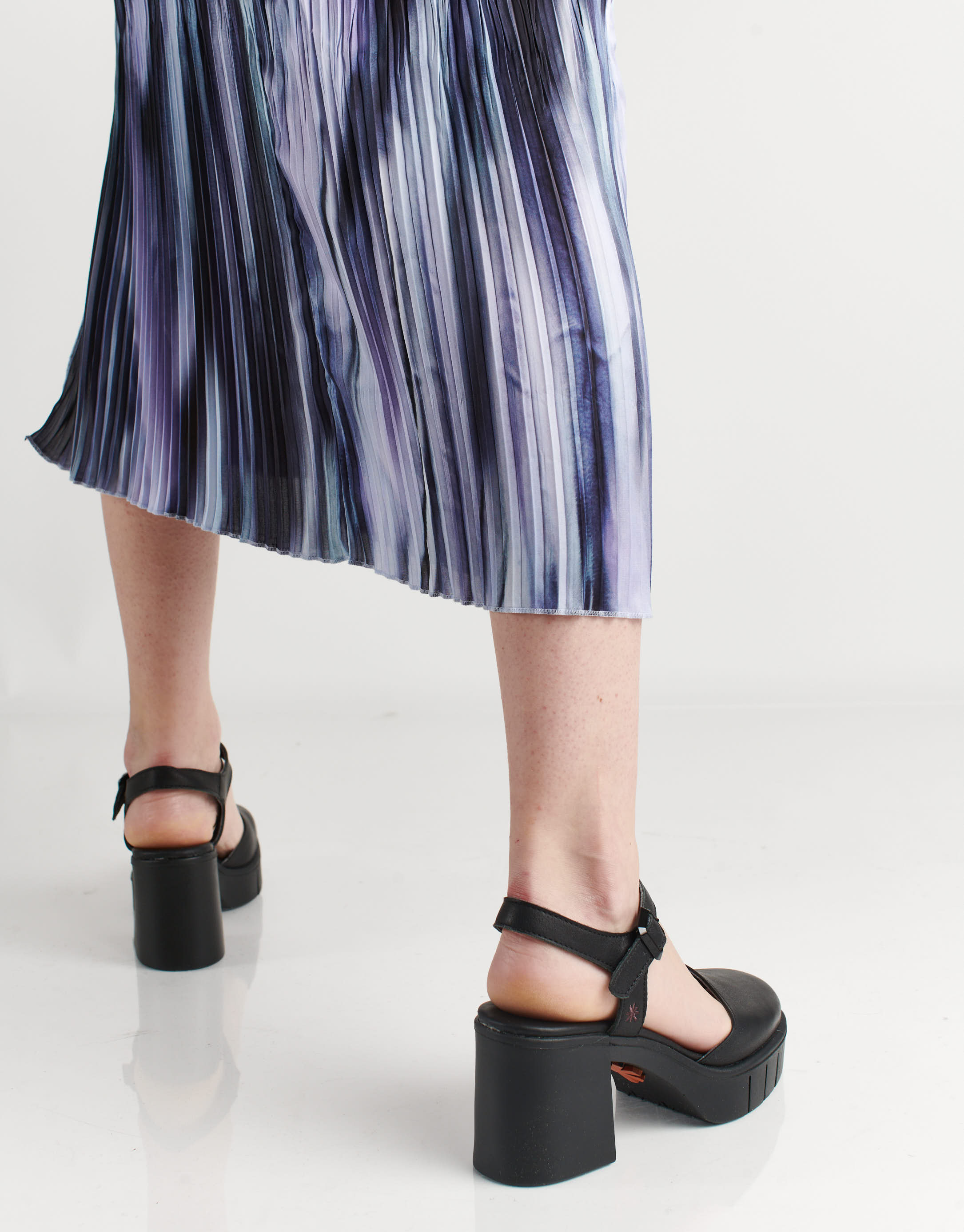 נעלי נשים - Art - סנדלי בובה EVISSA - שחור4