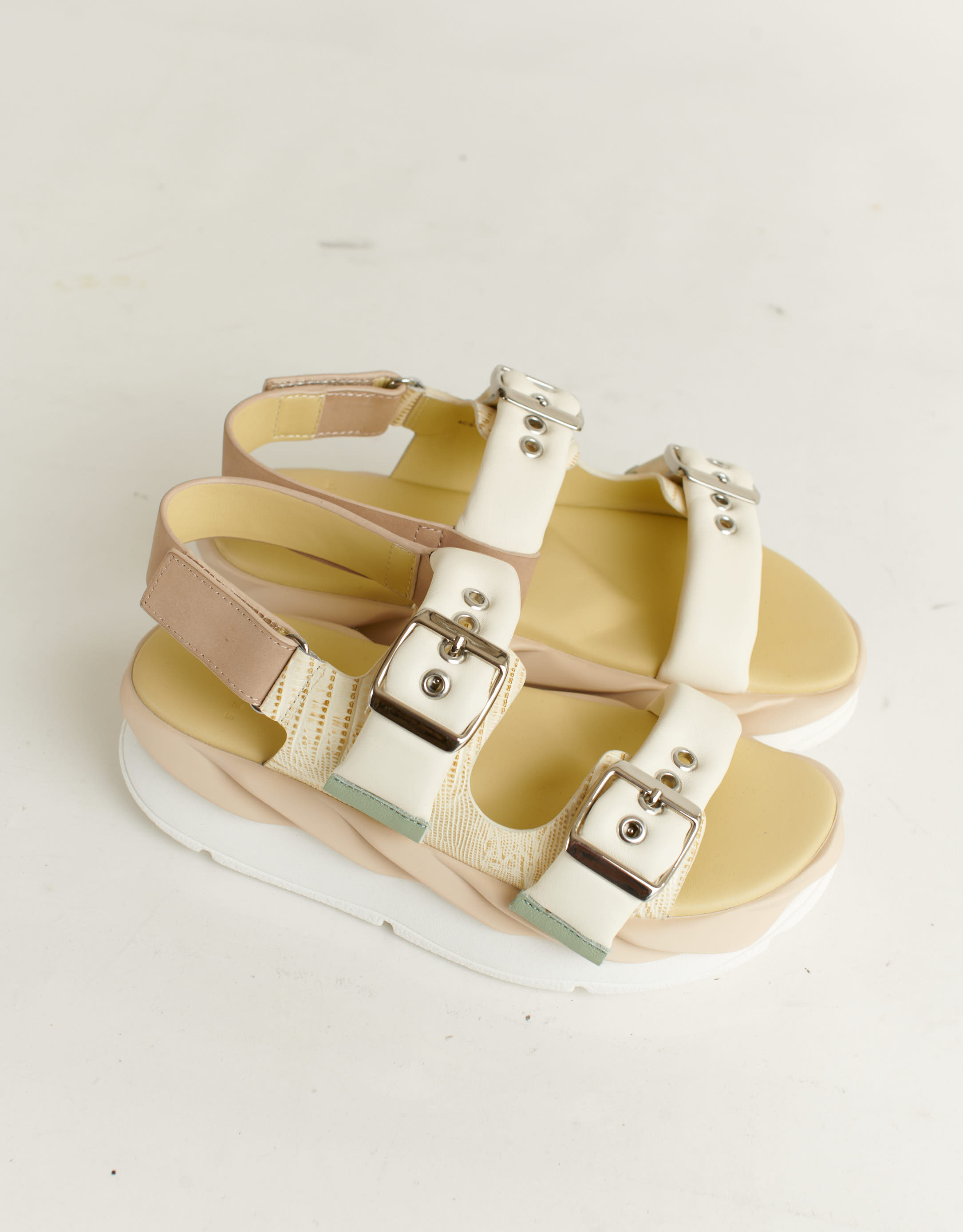 נעלי נשים - 4CCCCEES - סנדלי פלטפורמה MELLOW VIT - אופוויט4