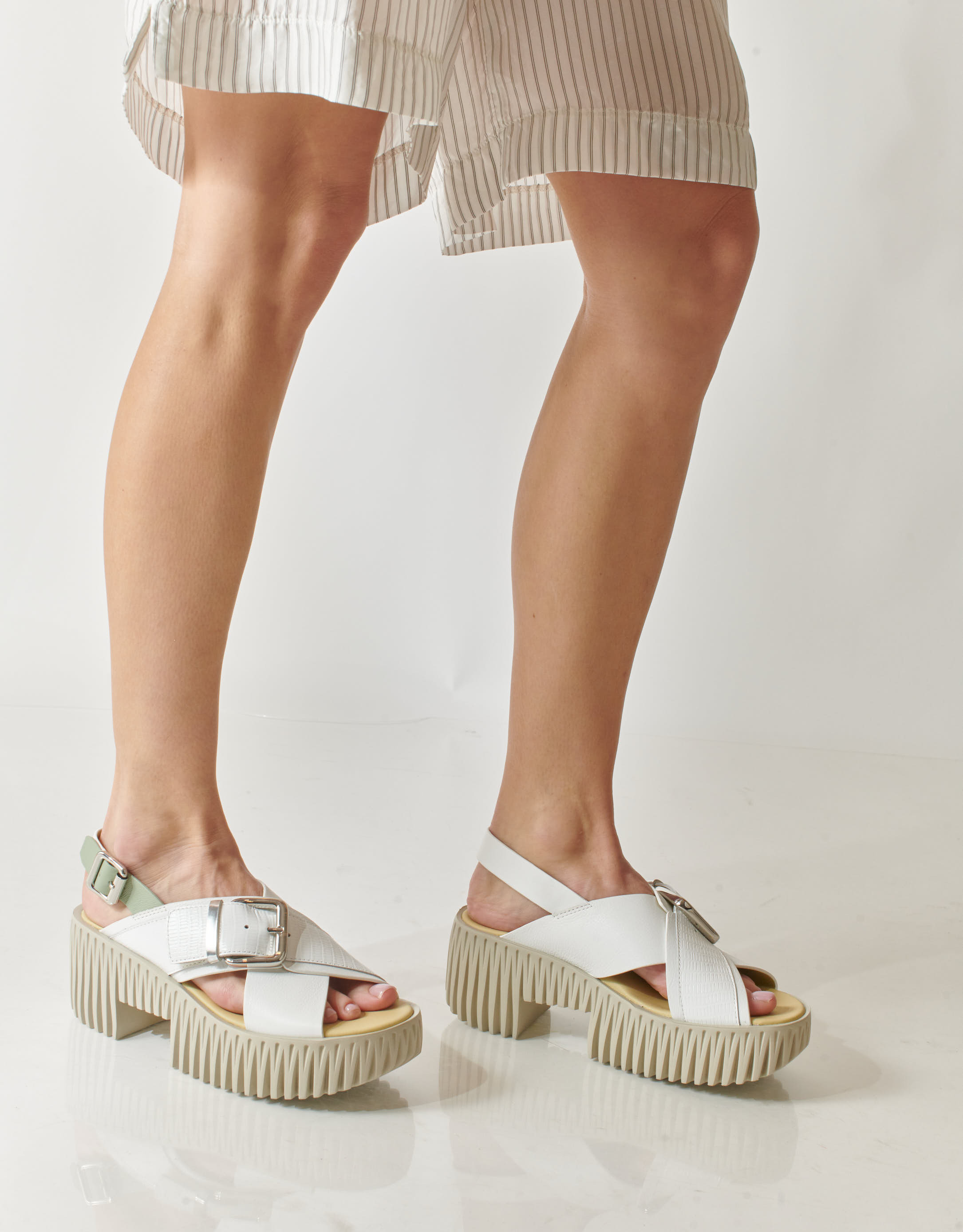 נעלי נשים - 4CCCCEES - סנדלי פלטפורמה PLIA JUNO - לבן3