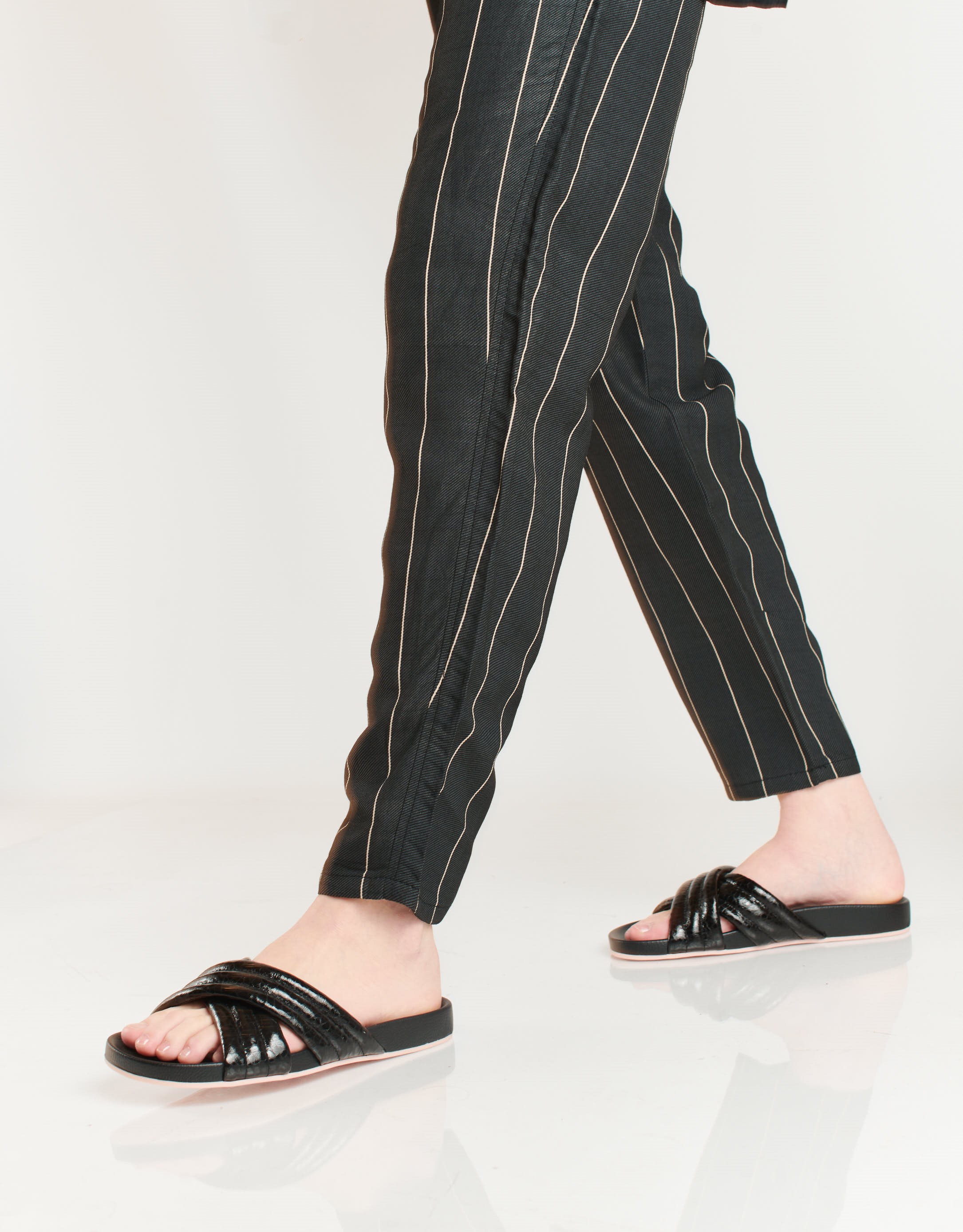 נעלי נשים - Rollie - כפכפים  TIDE CROSS PADD1 - שחור מבריק