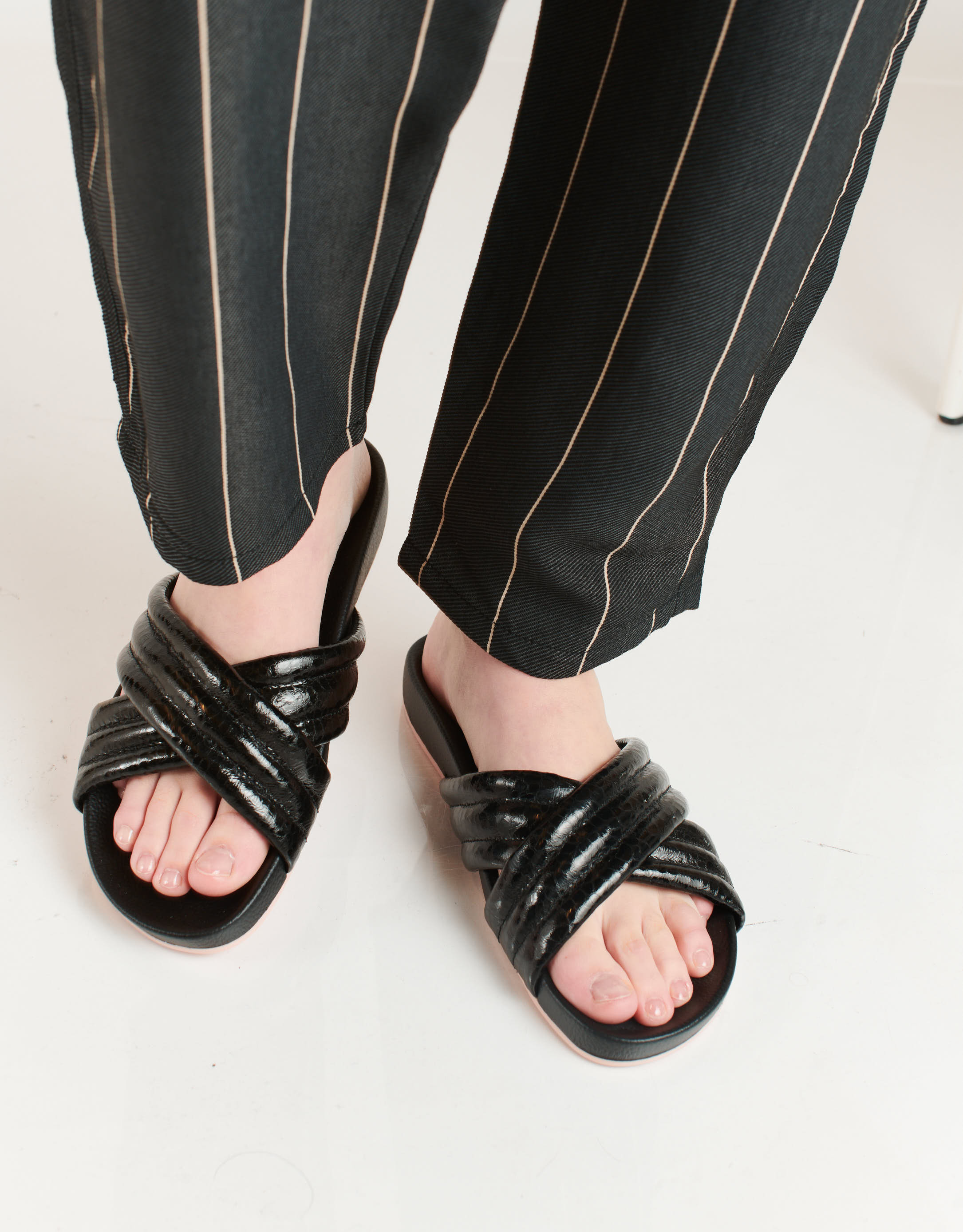 נעלי נשים - Rollie - כפכפים  TIDE CROSS PADD1 - שחור מבריק3