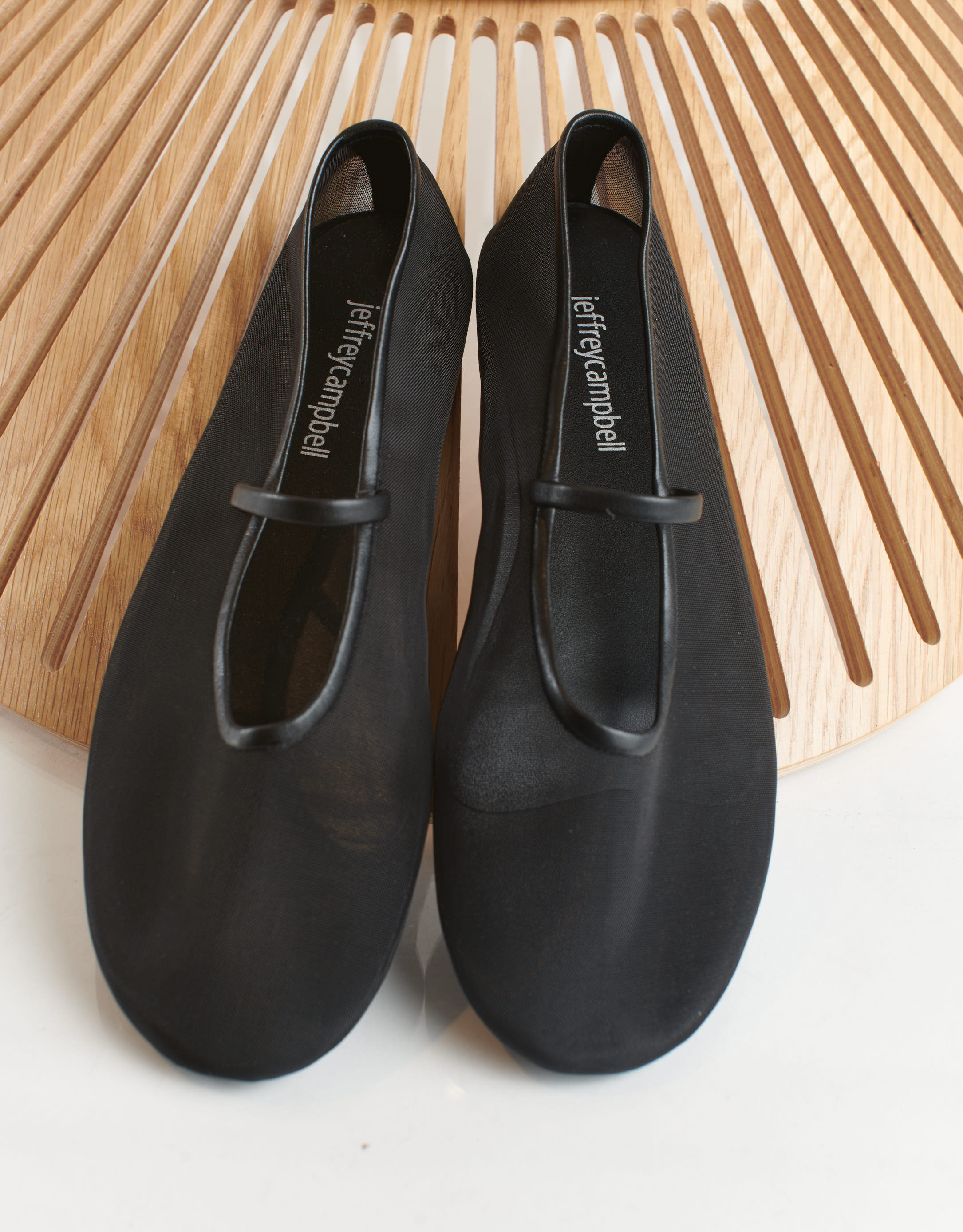 נעלי נשים - Jeffrey Campbell - נעלי בובה מבד SWAN - שחור