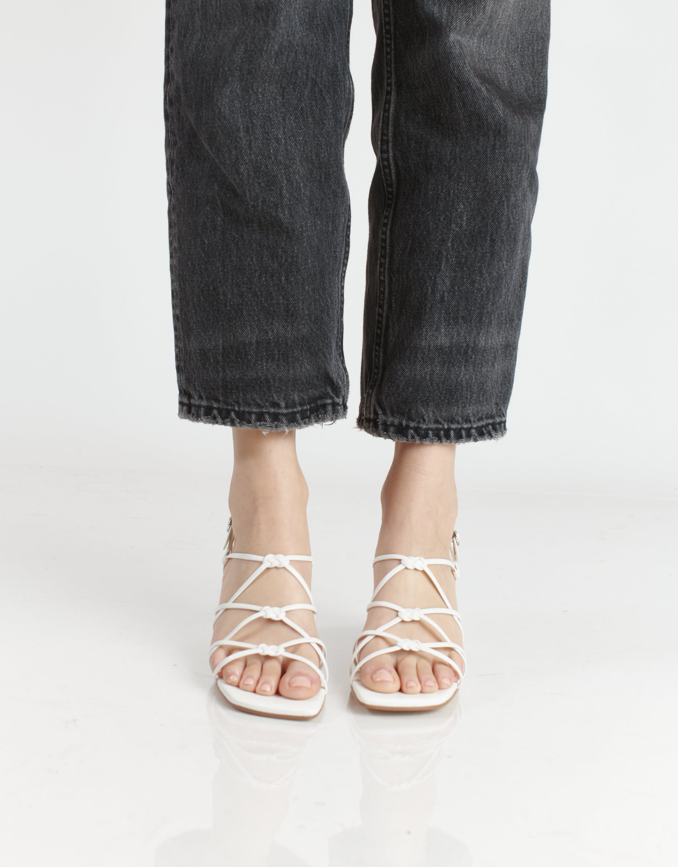 נעלי נשים - Jeffrey Campbell - סנדלי רצועות SOCIALIZE - לבן4