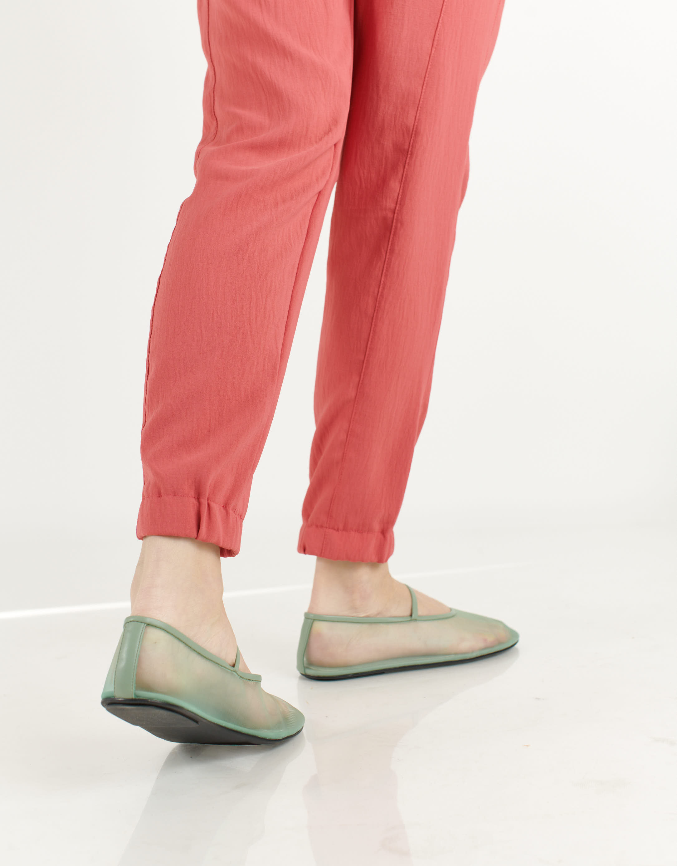 נעלי נשים - Jeffrey Campbell - נעלי בובה מבד SWAN - ירוק בהיר4