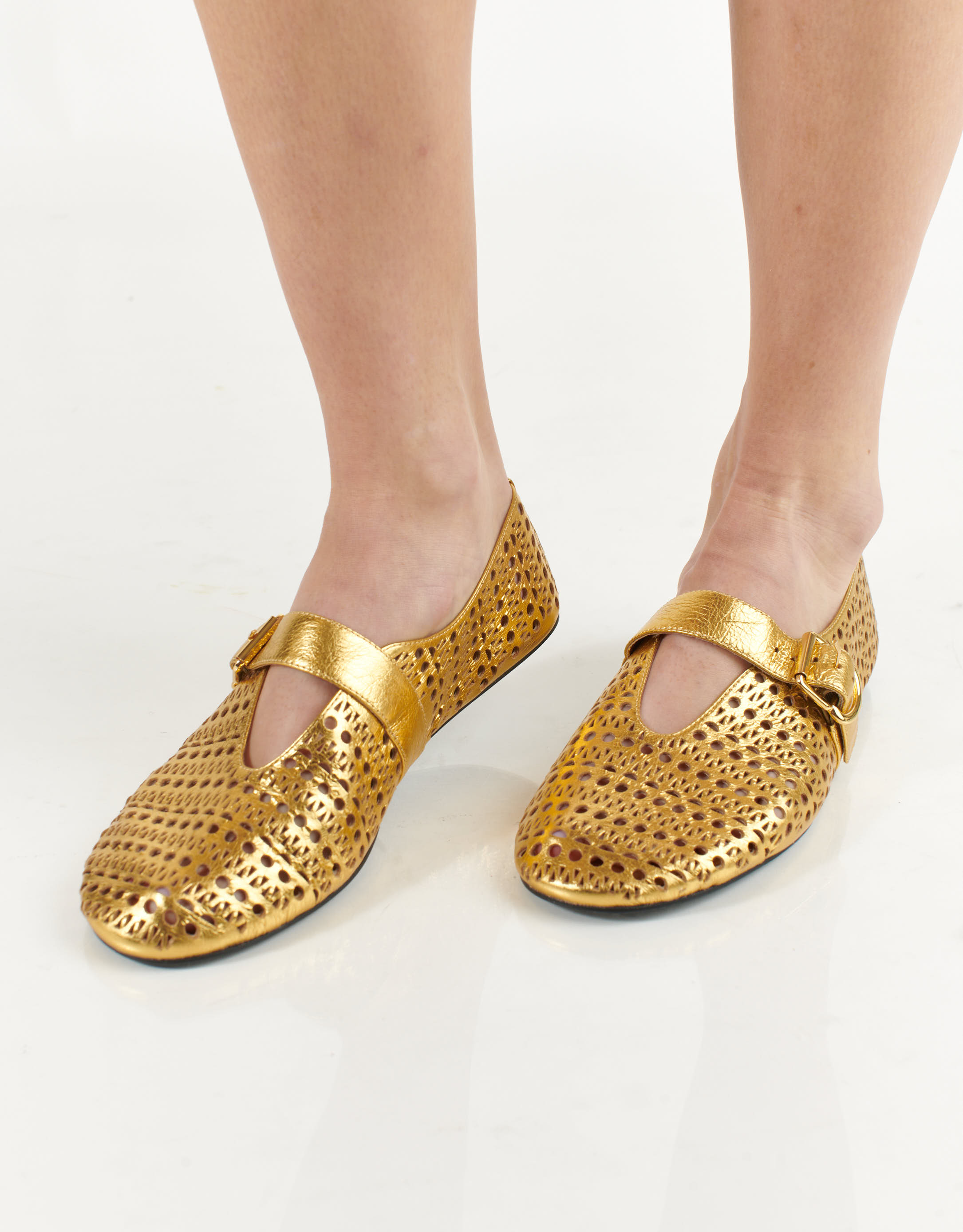 נעלי נשים - Jeffrey Campbell - נעלי בובה מטאליות SHELLY - זהב4