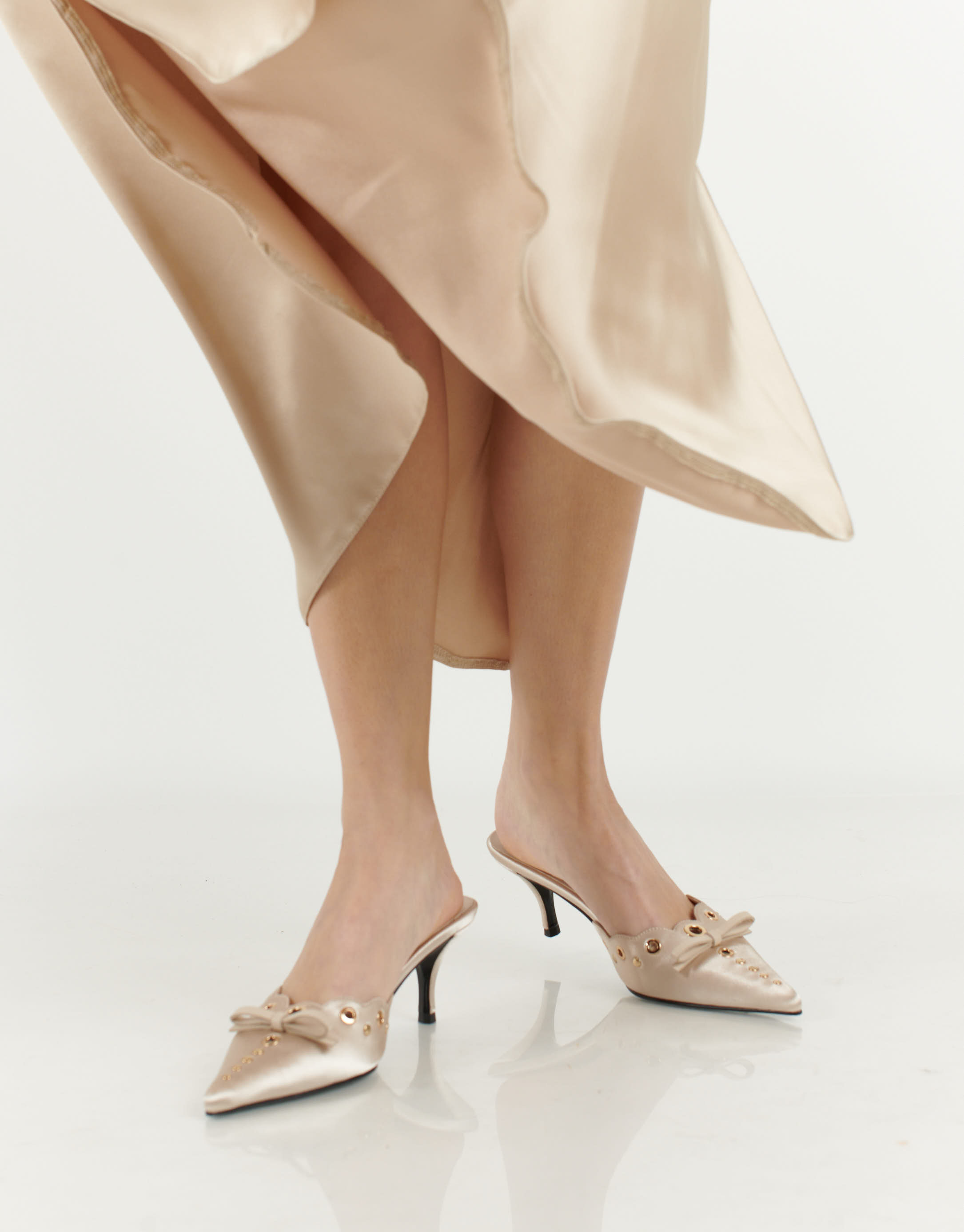 נעלי נשים - Jeffrey Campbell - כפכפי עקב GRATIS - בז'1