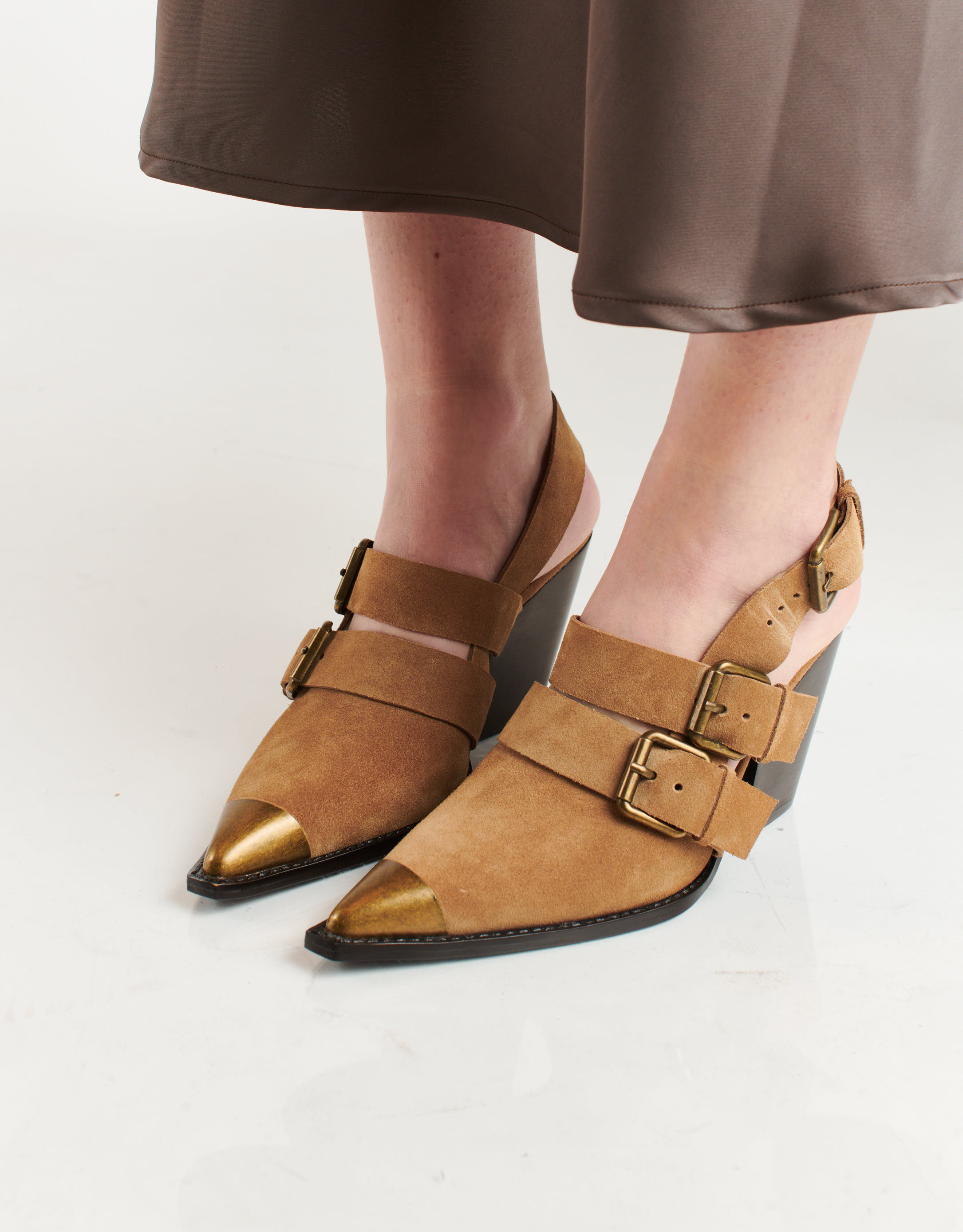 נעלי נשים - Jeffrey Campbell - סנדלי בוקרים מזמש GEORGIA - חום4