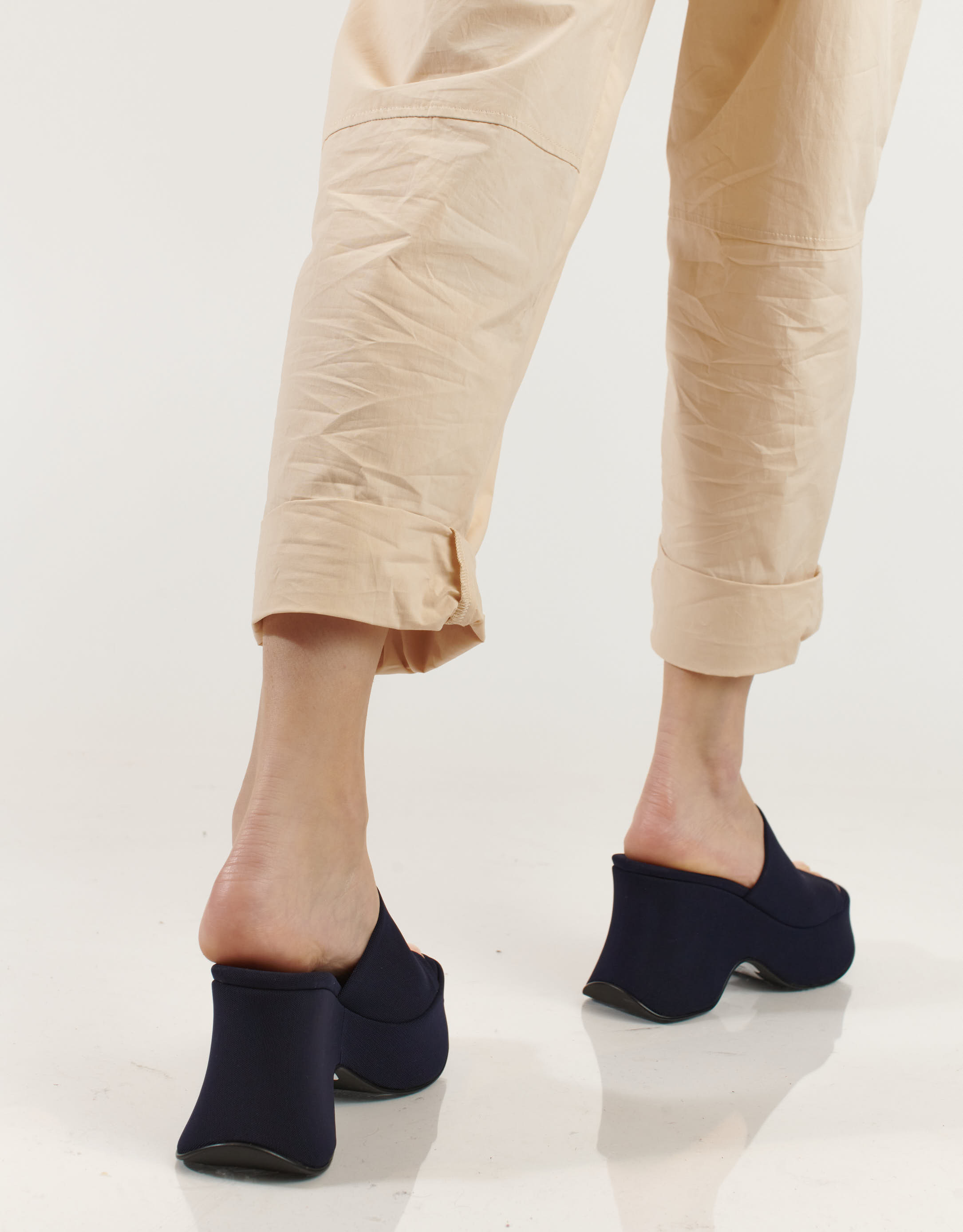 נעלי נשים - Jeffrey Campbell - כפכפי פלטפורמה מבד  6TEEN - כחול4